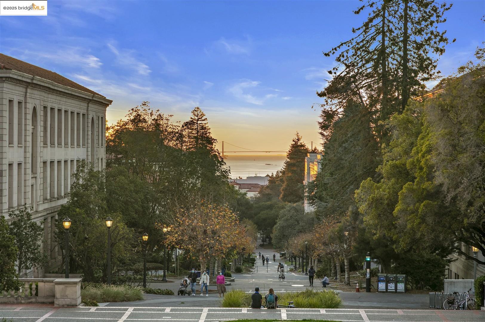 2441 Carleton Street