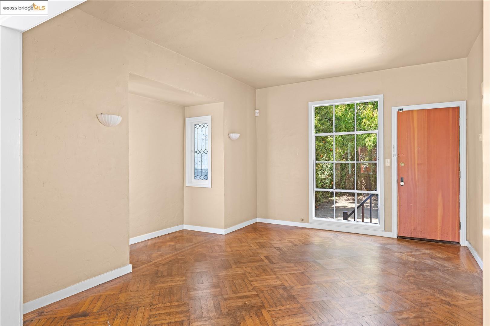 2441 Carleton Street