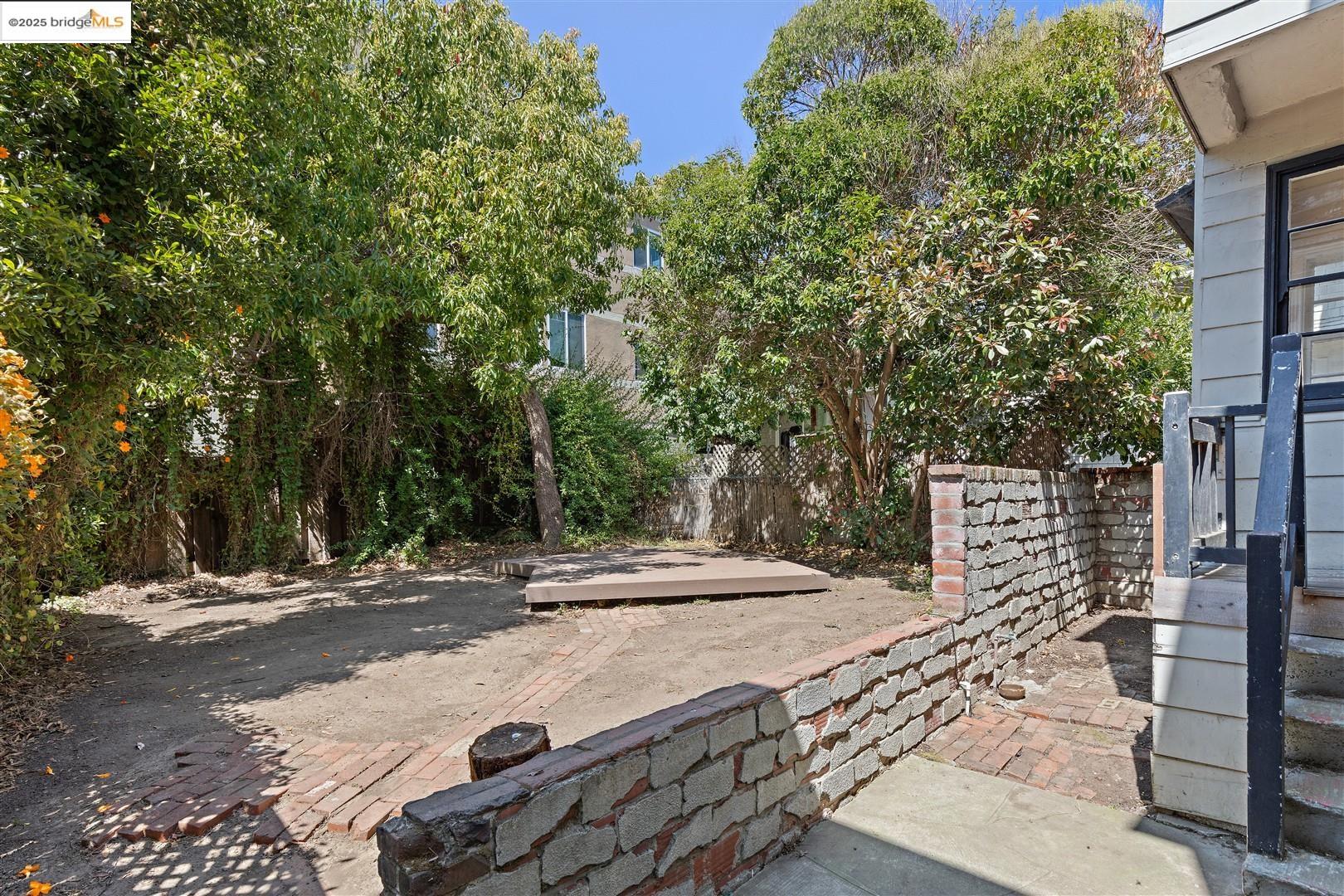 2441 Carleton Street