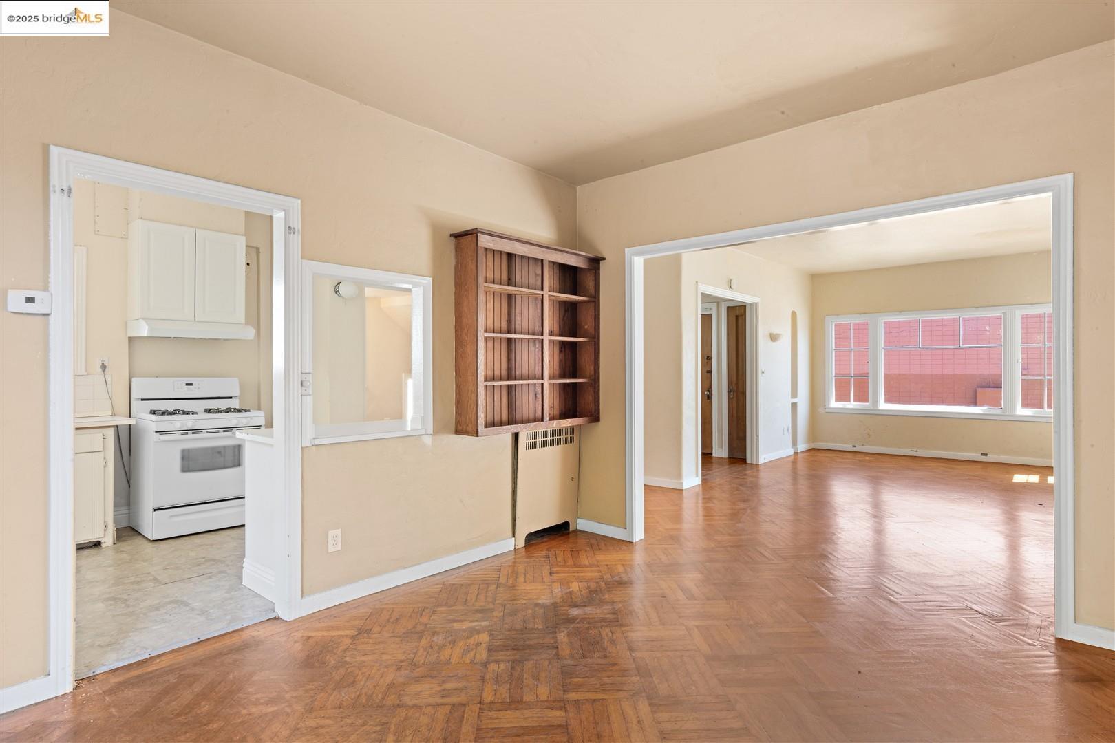 2441 Carleton Street