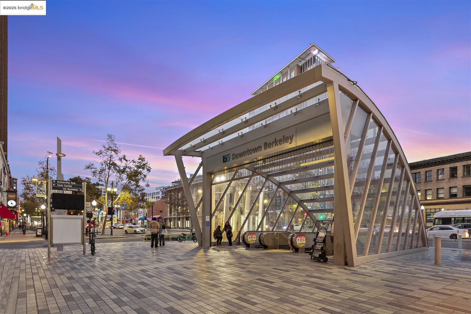 2441 Carleton Street