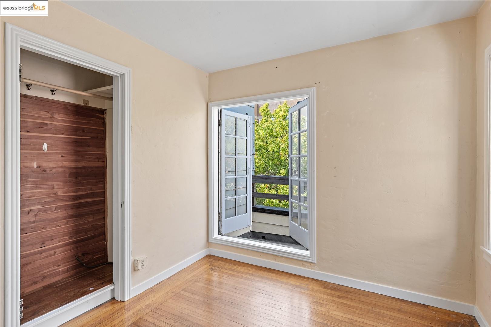 2441 Carleton Street