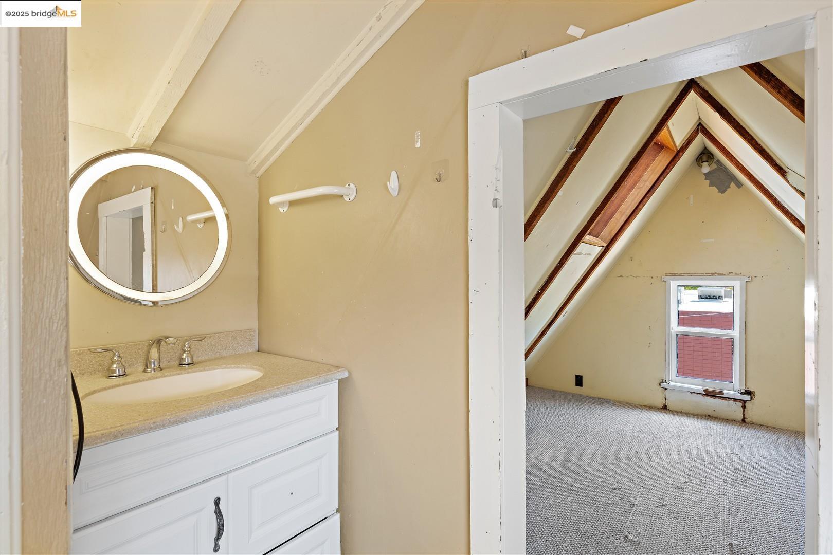 2441 Carleton Street