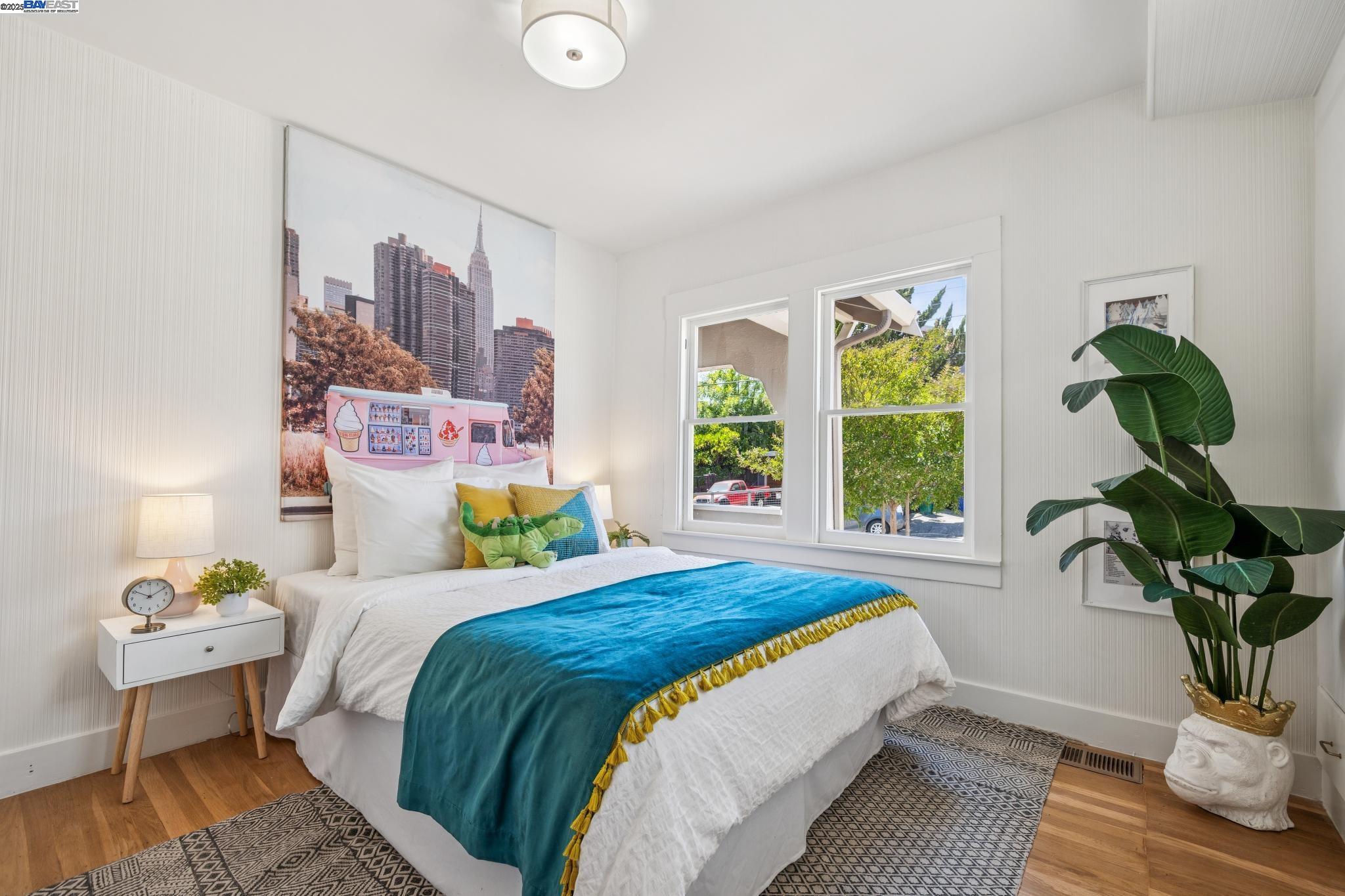 4712 TOMPKINS AVENUE