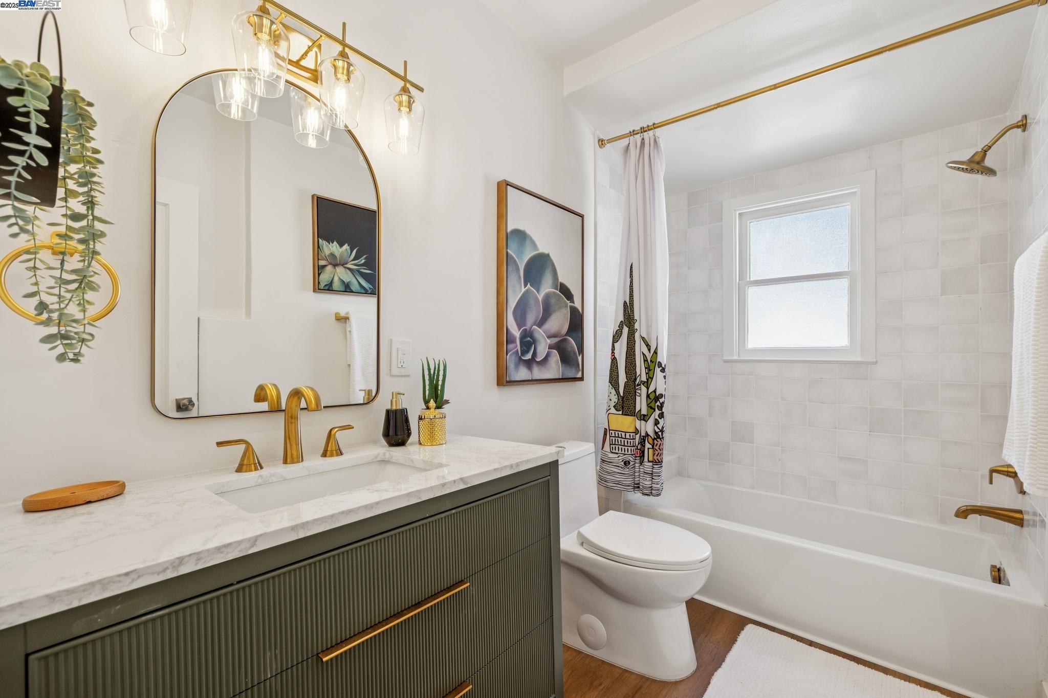 4712 TOMPKINS AVENUE