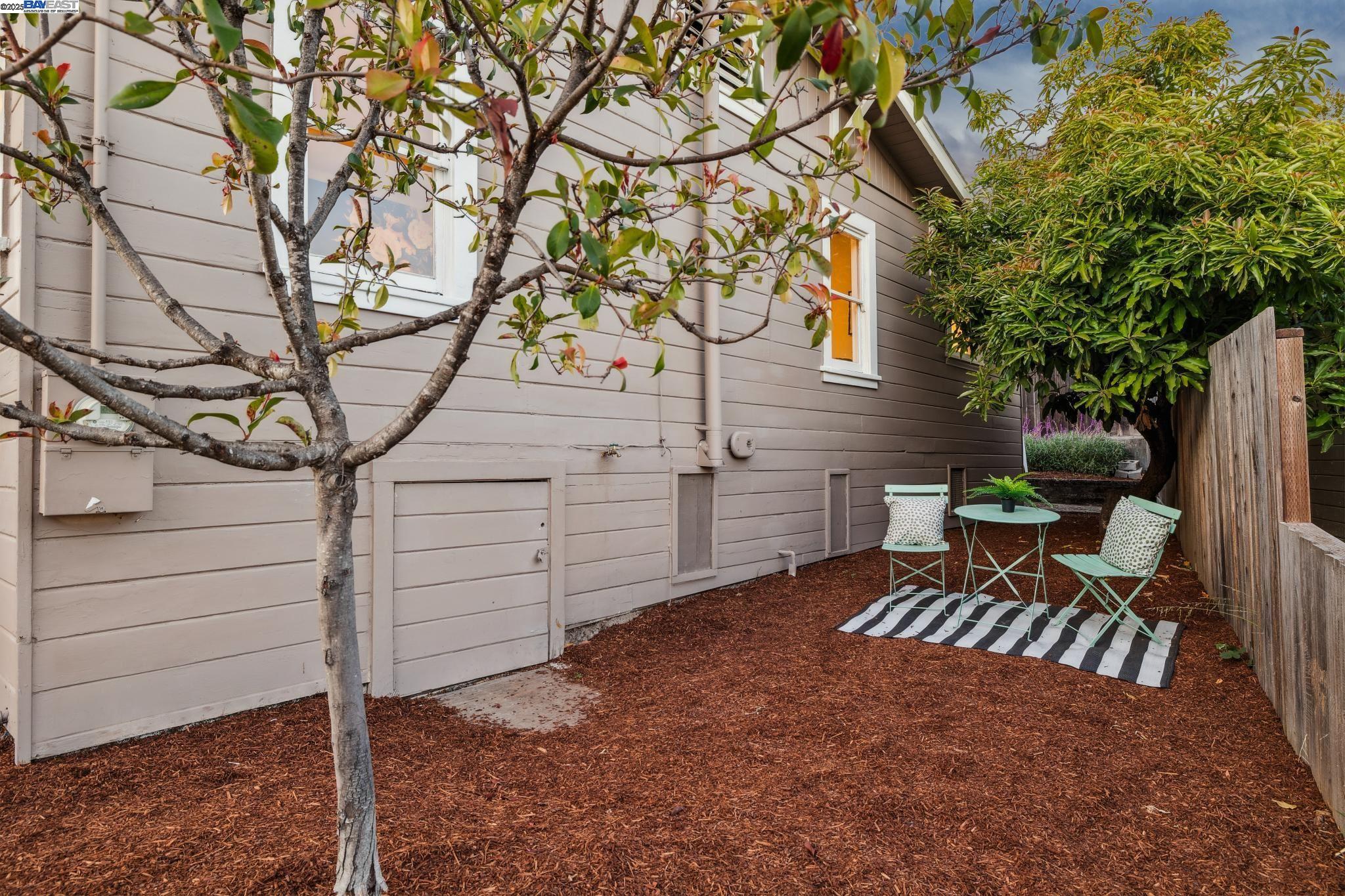 4712 TOMPKINS AVENUE