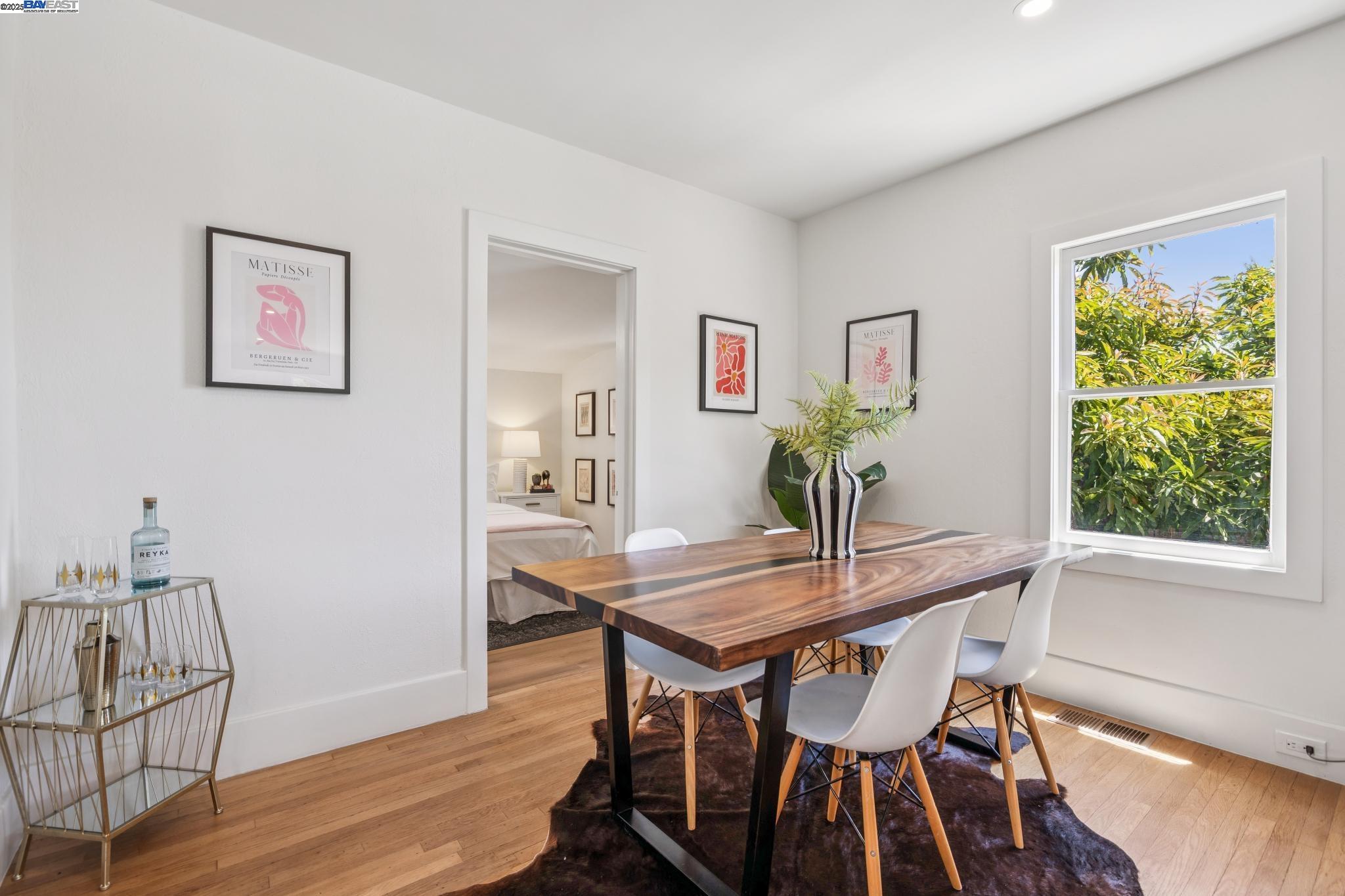 4712 TOMPKINS AVENUE