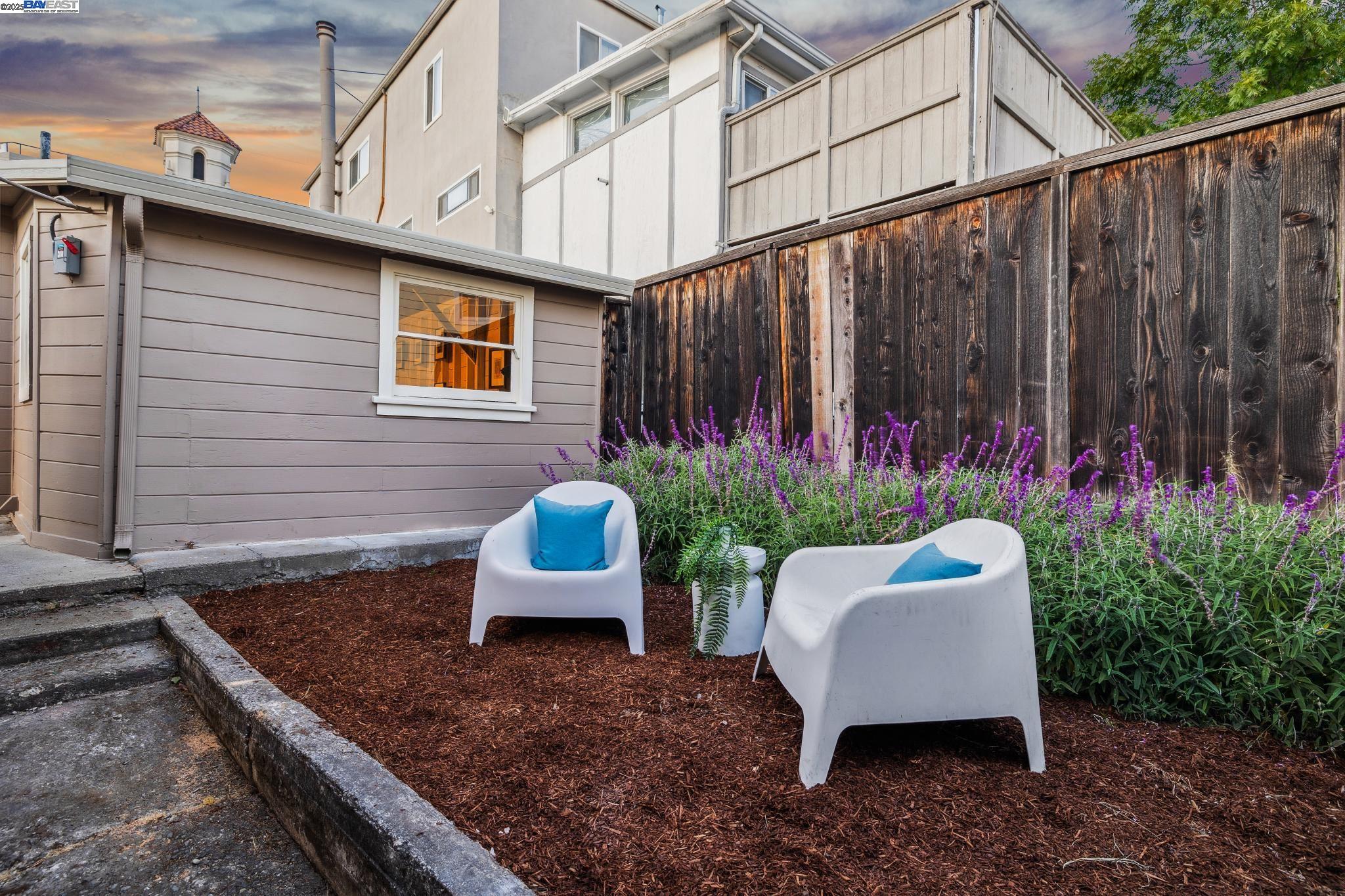 4712 TOMPKINS AVENUE