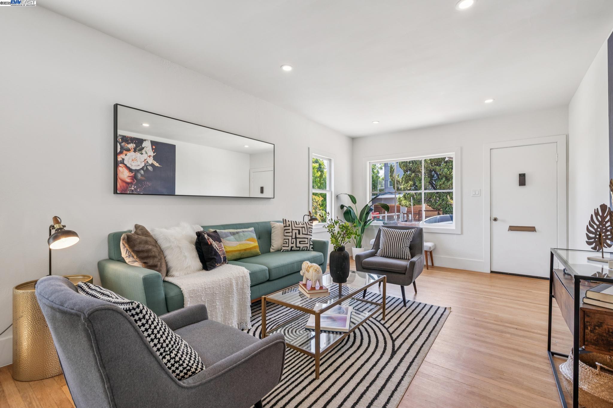 4712 TOMPKINS AVENUE