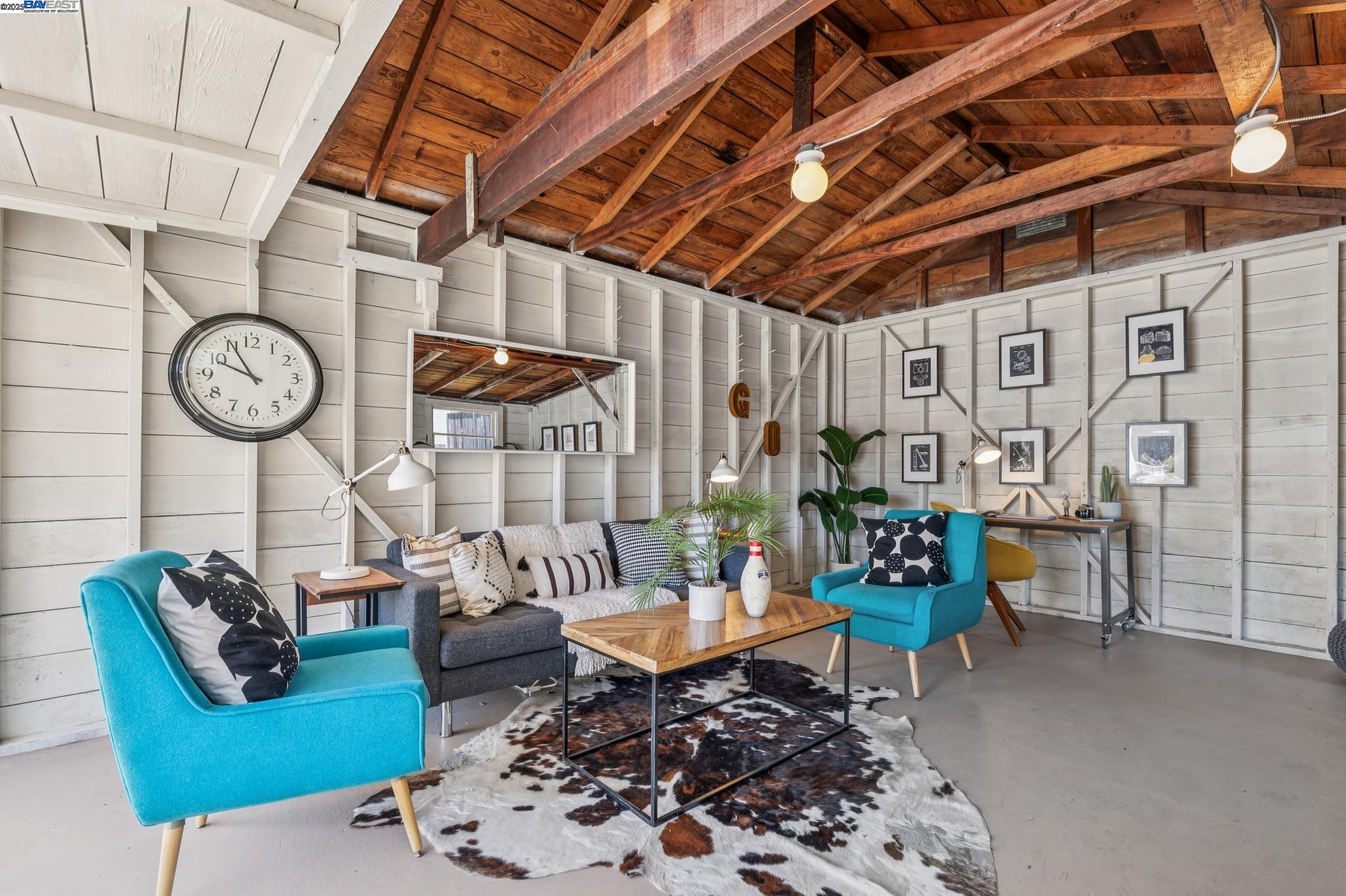 4712 TOMPKINS AVENUE