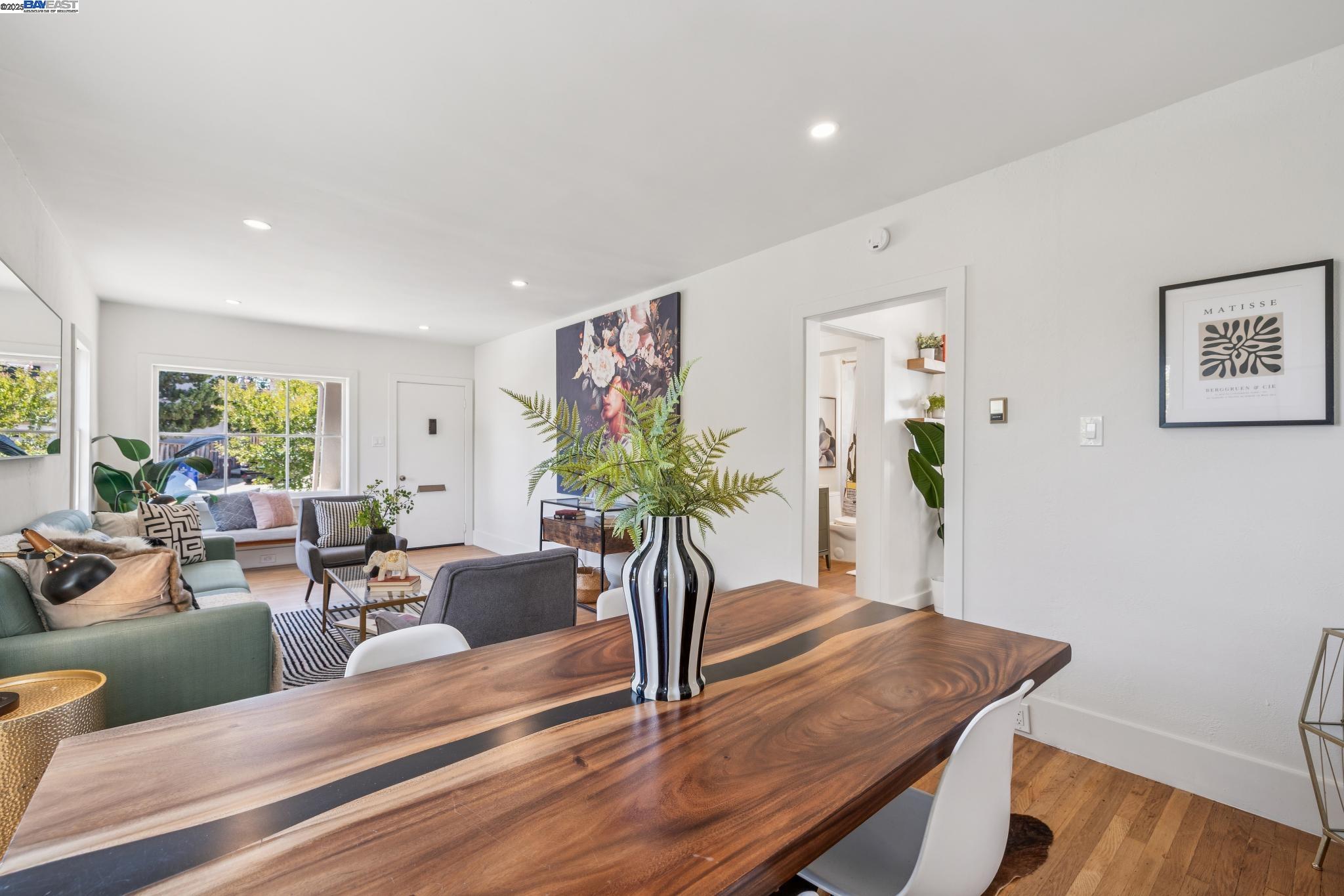 4712 TOMPKINS AVENUE