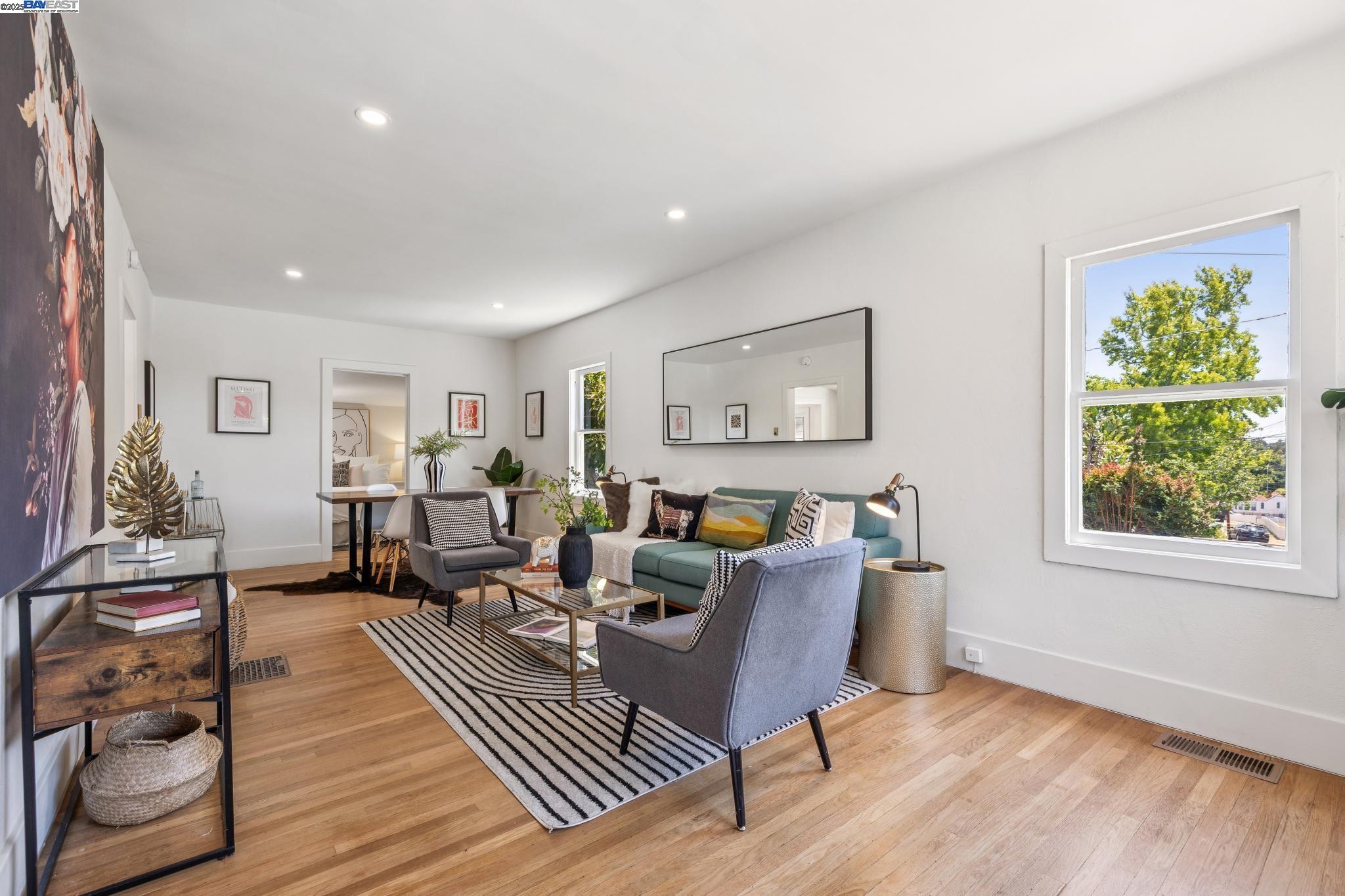 4712 TOMPKINS AVENUE