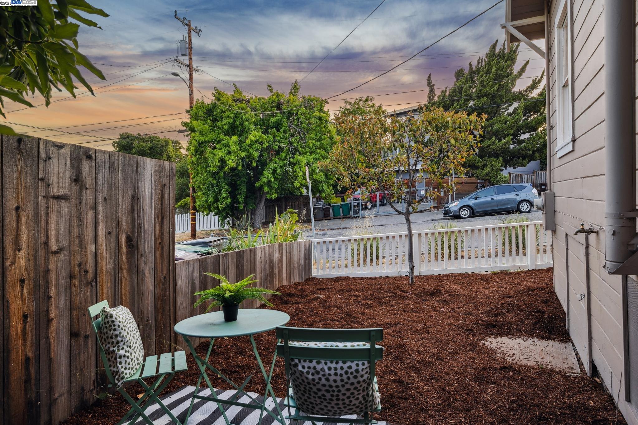 4712 TOMPKINS AVENUE