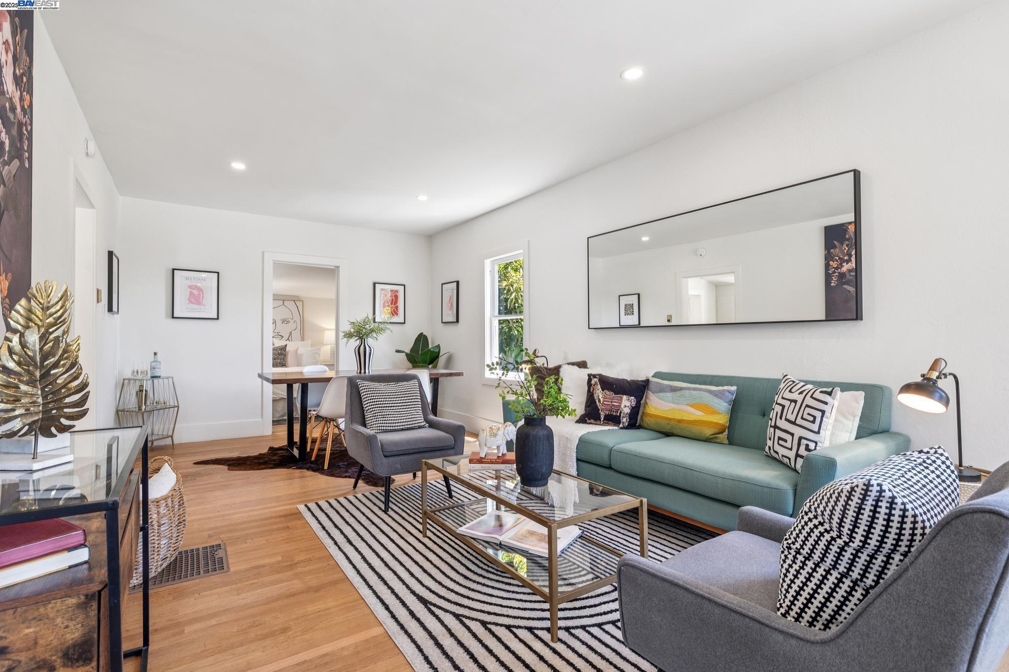 4712 TOMPKINS AVENUE