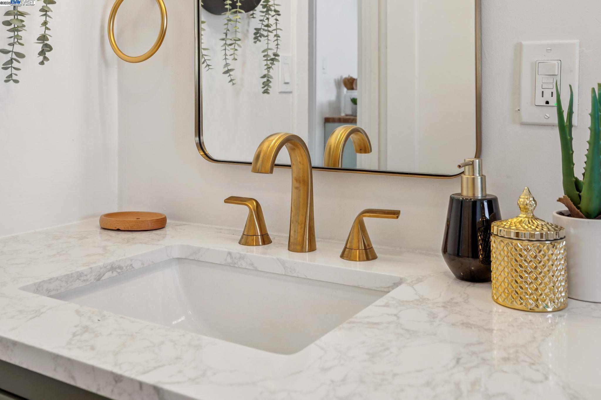 4712 TOMPKINS AVENUE