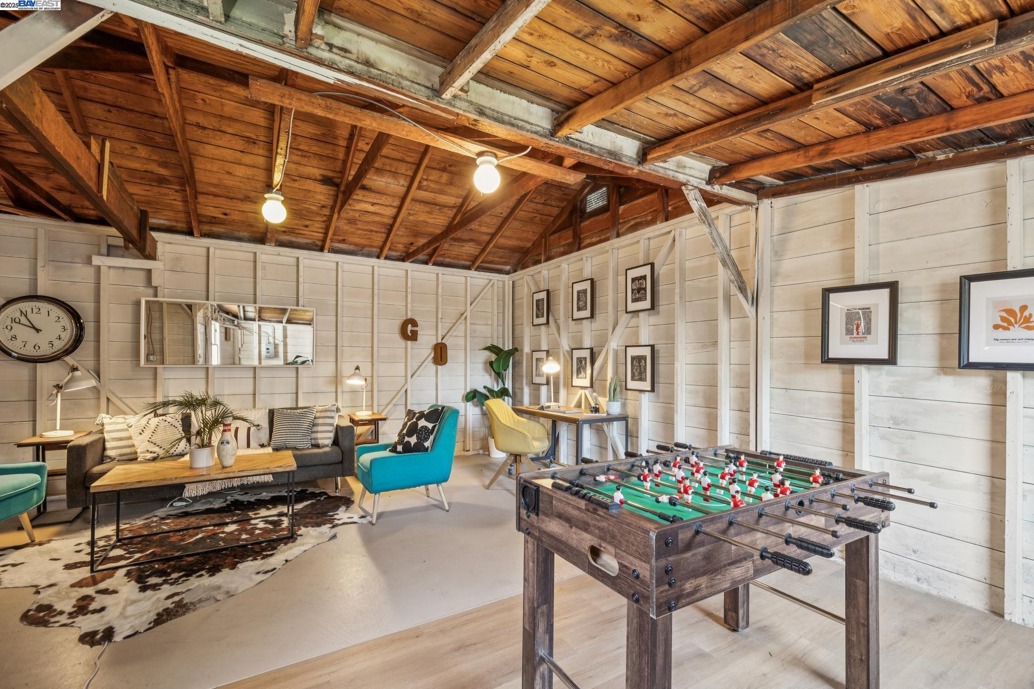 4712 TOMPKINS AVENUE