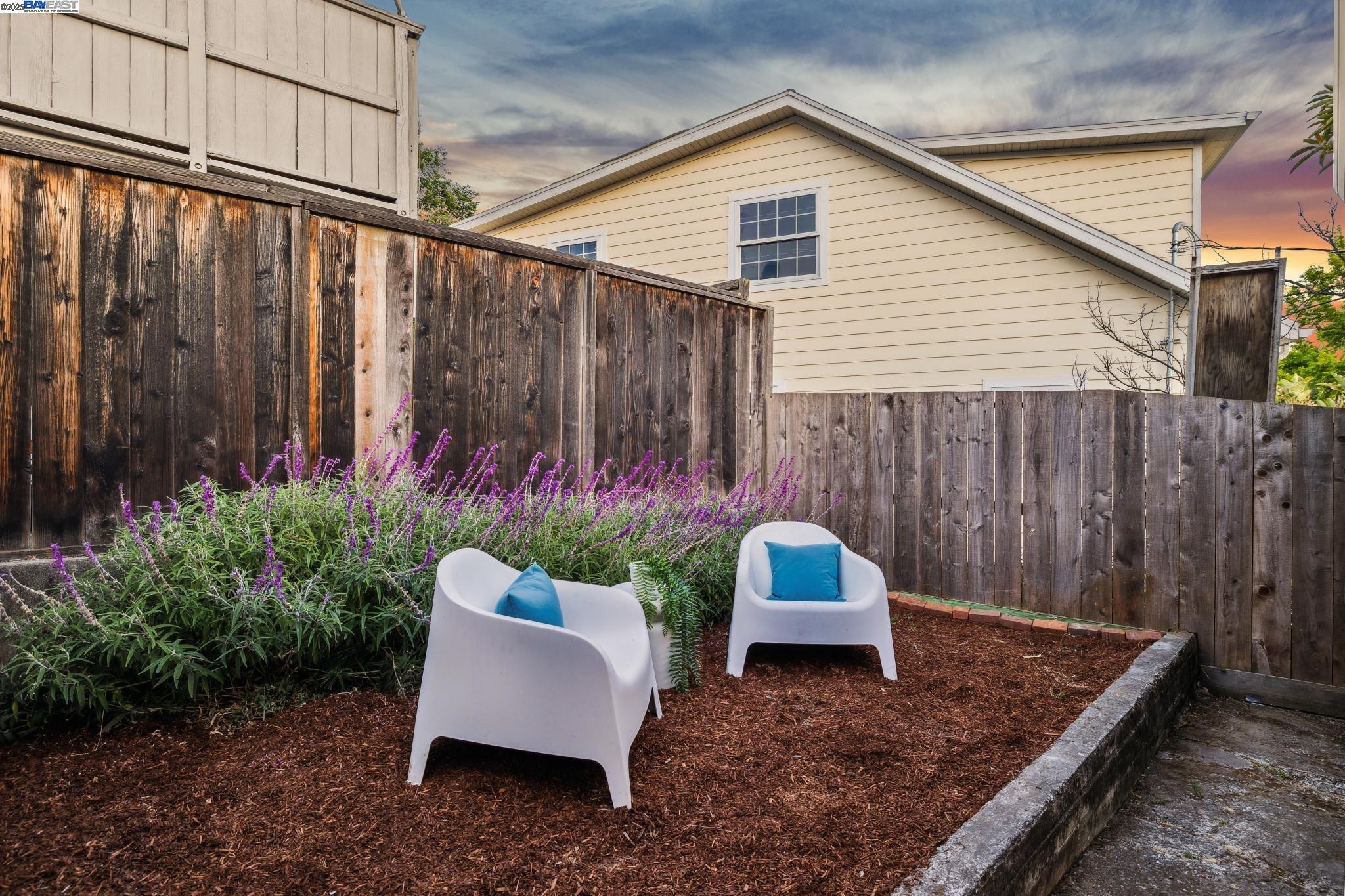 4712 TOMPKINS AVENUE