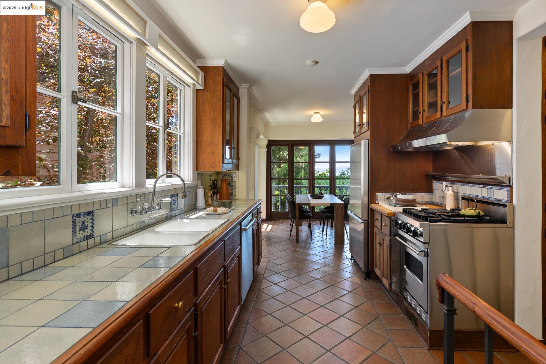 2583 Buena Vista Way