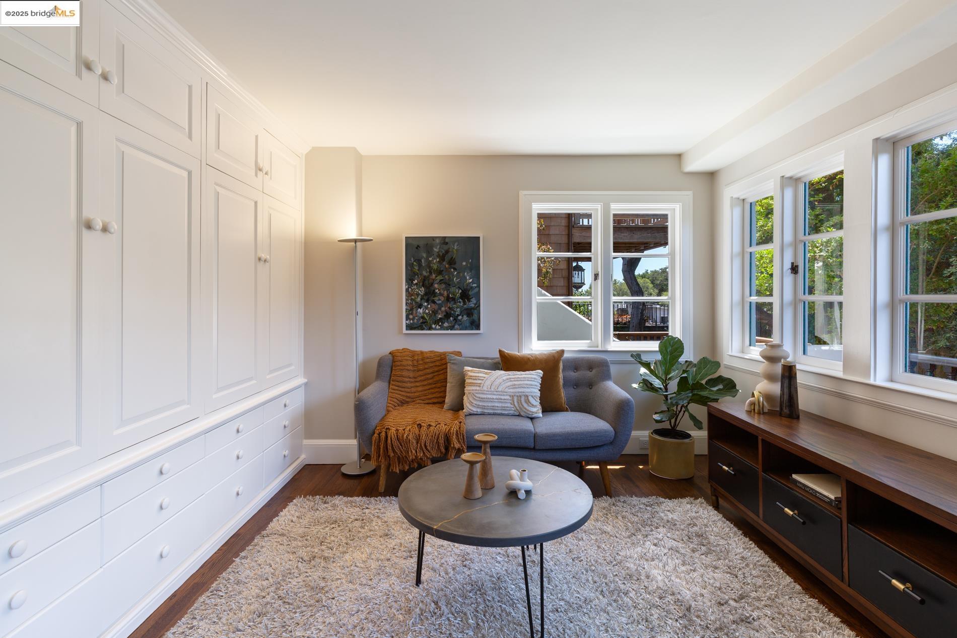 2583 Buena Vista Way