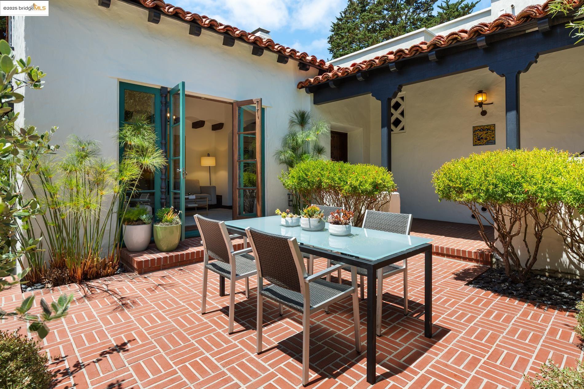 2583 Buena Vista Way