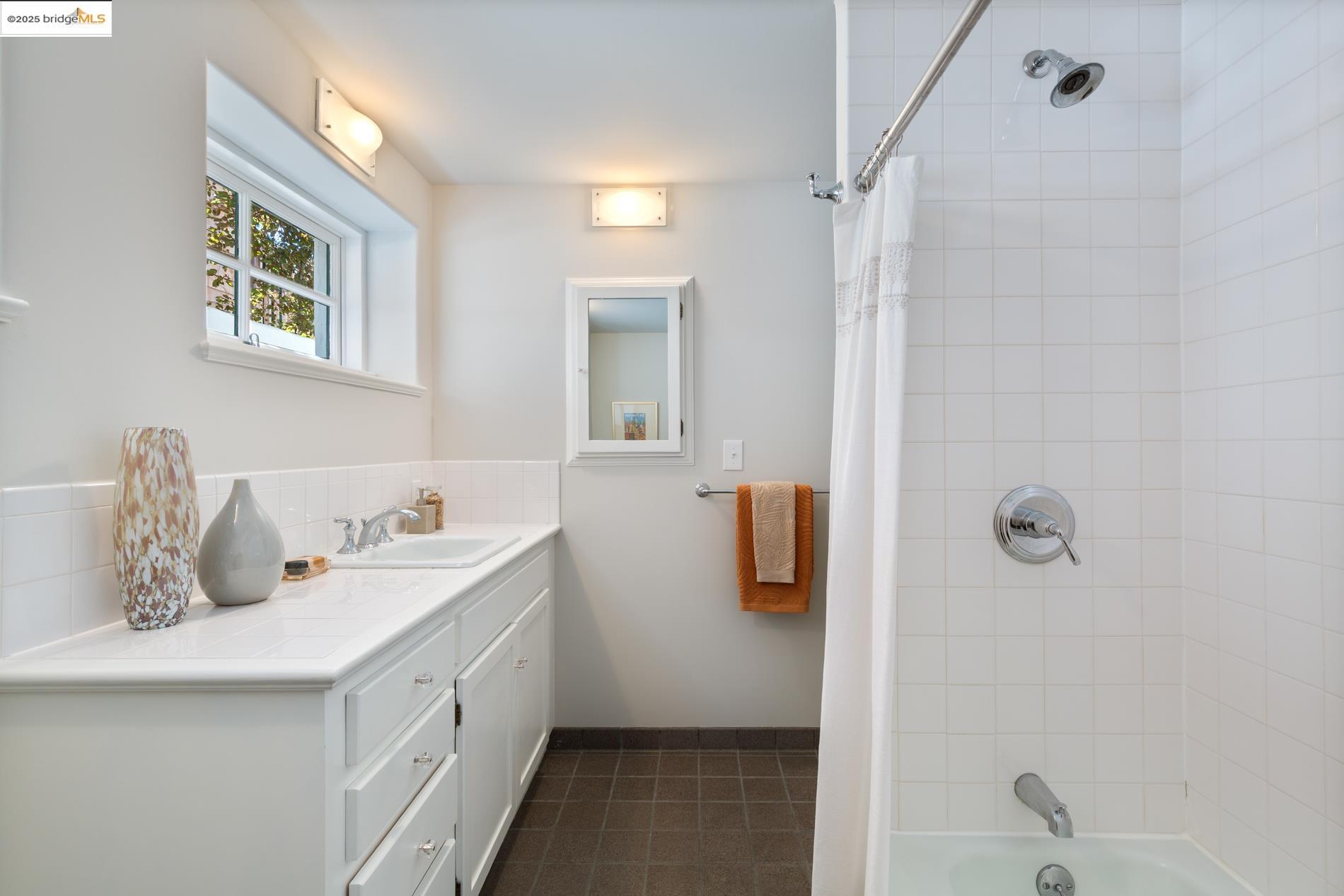 2583 Buena Vista Way