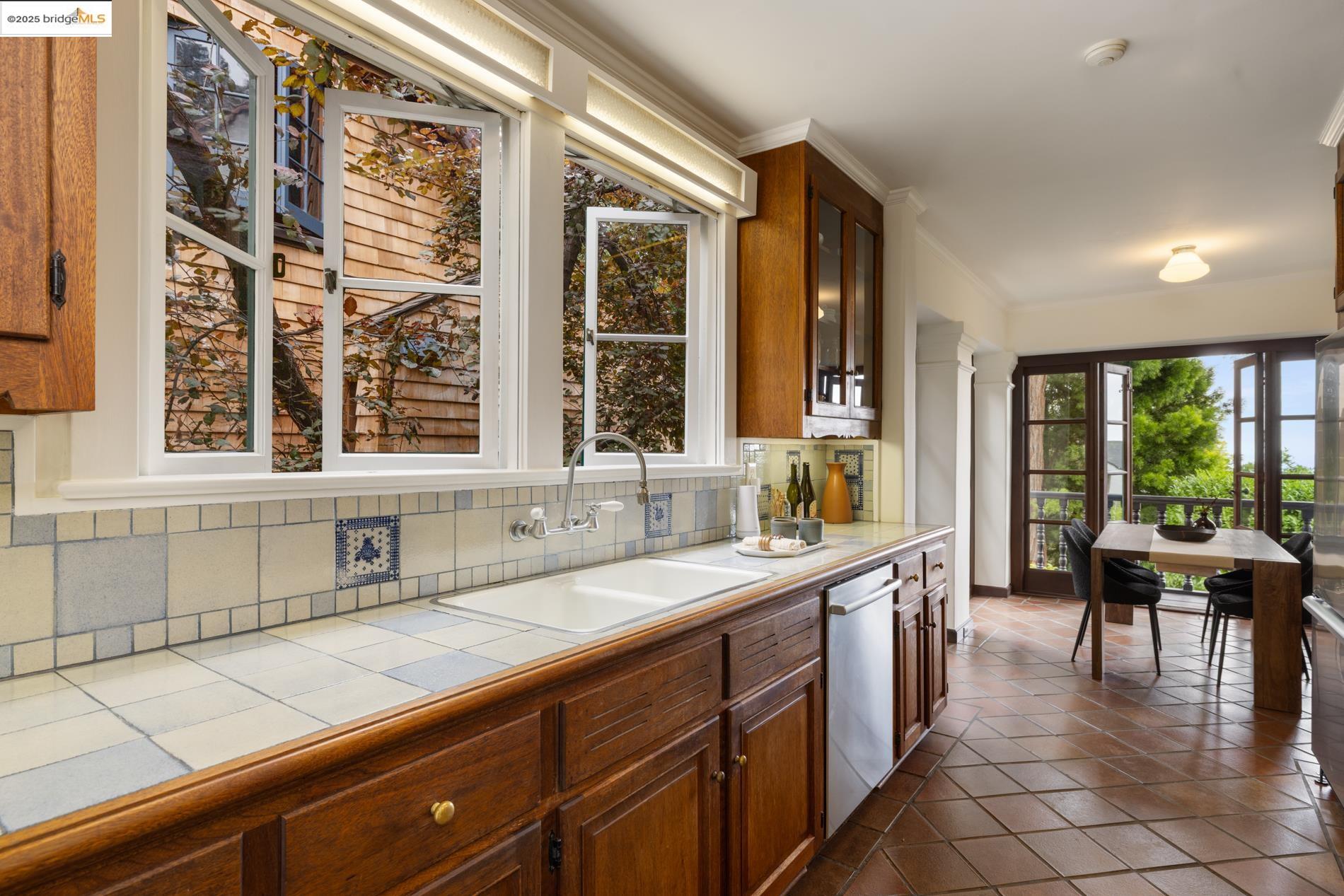 2583 Buena Vista Way