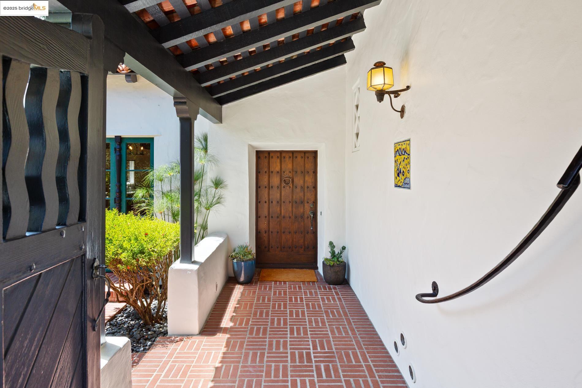 2583 Buena Vista Way