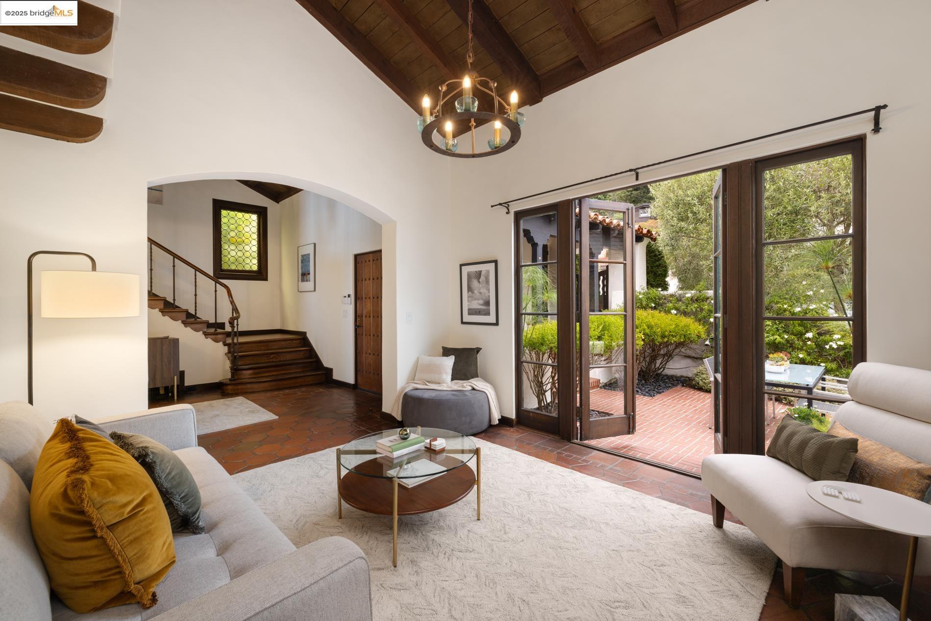 2583 Buena Vista Way