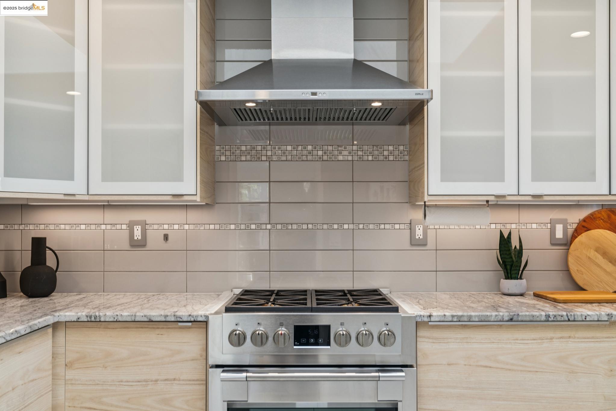 6656 Charing Cross Rd