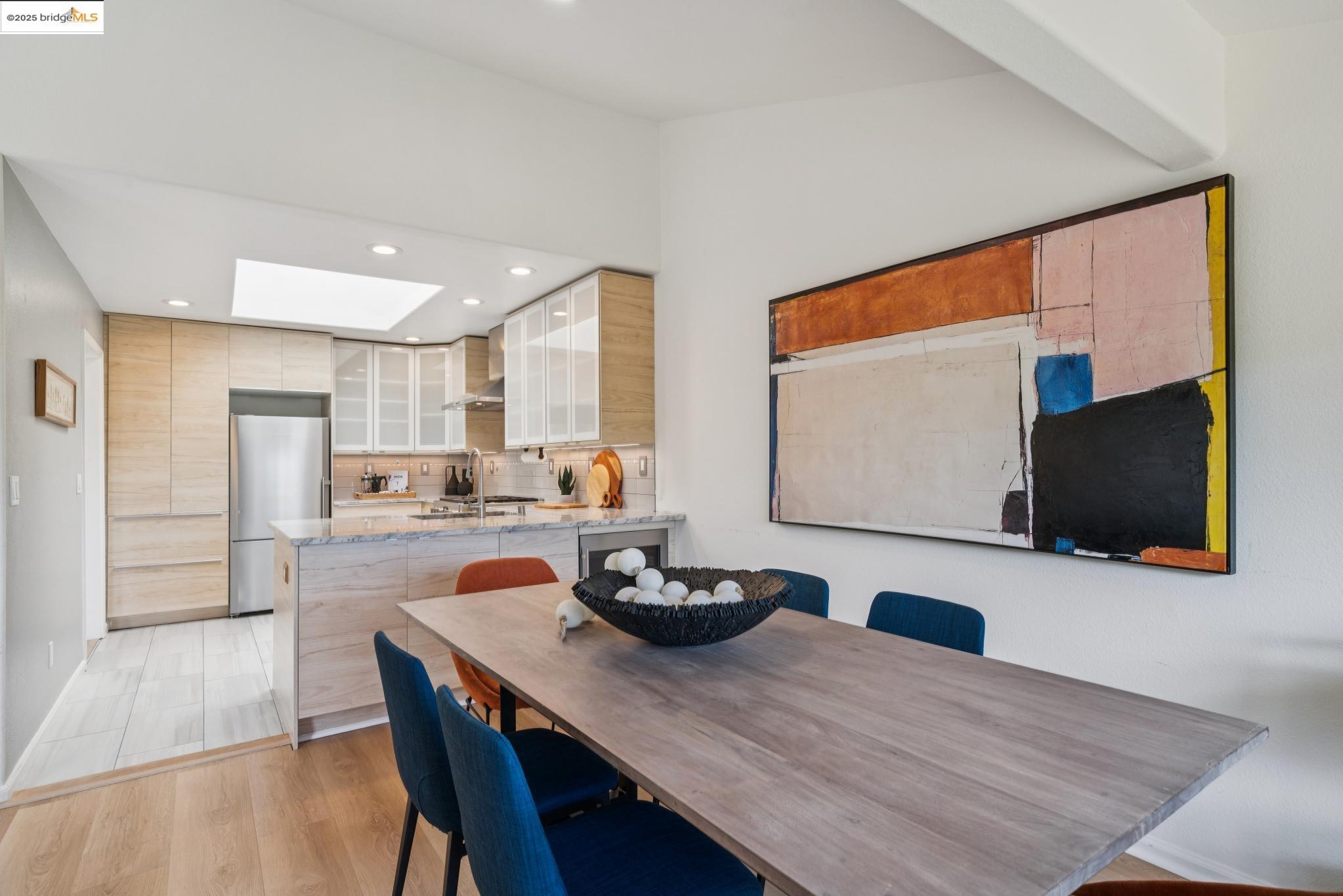 6656 Charing Cross Rd