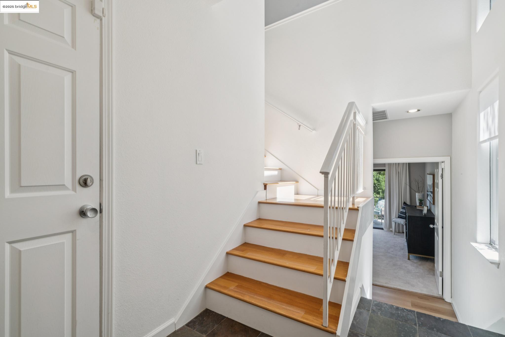 6656 Charing Cross Rd