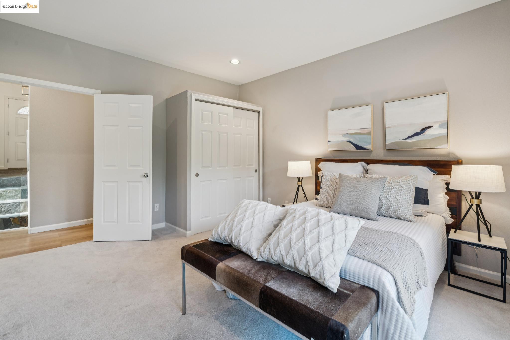 6656 Charing Cross Rd