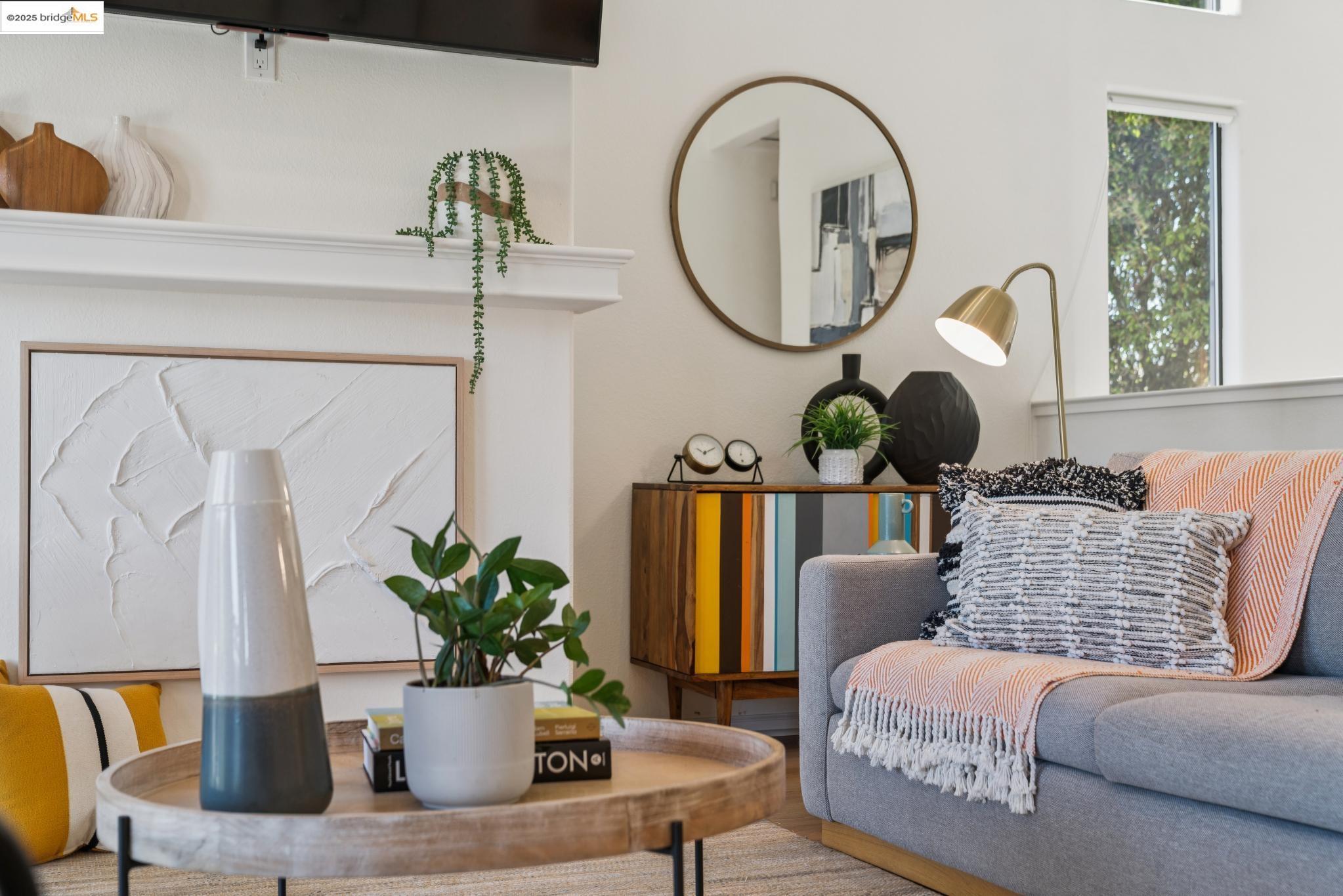 6656 Charing Cross Rd