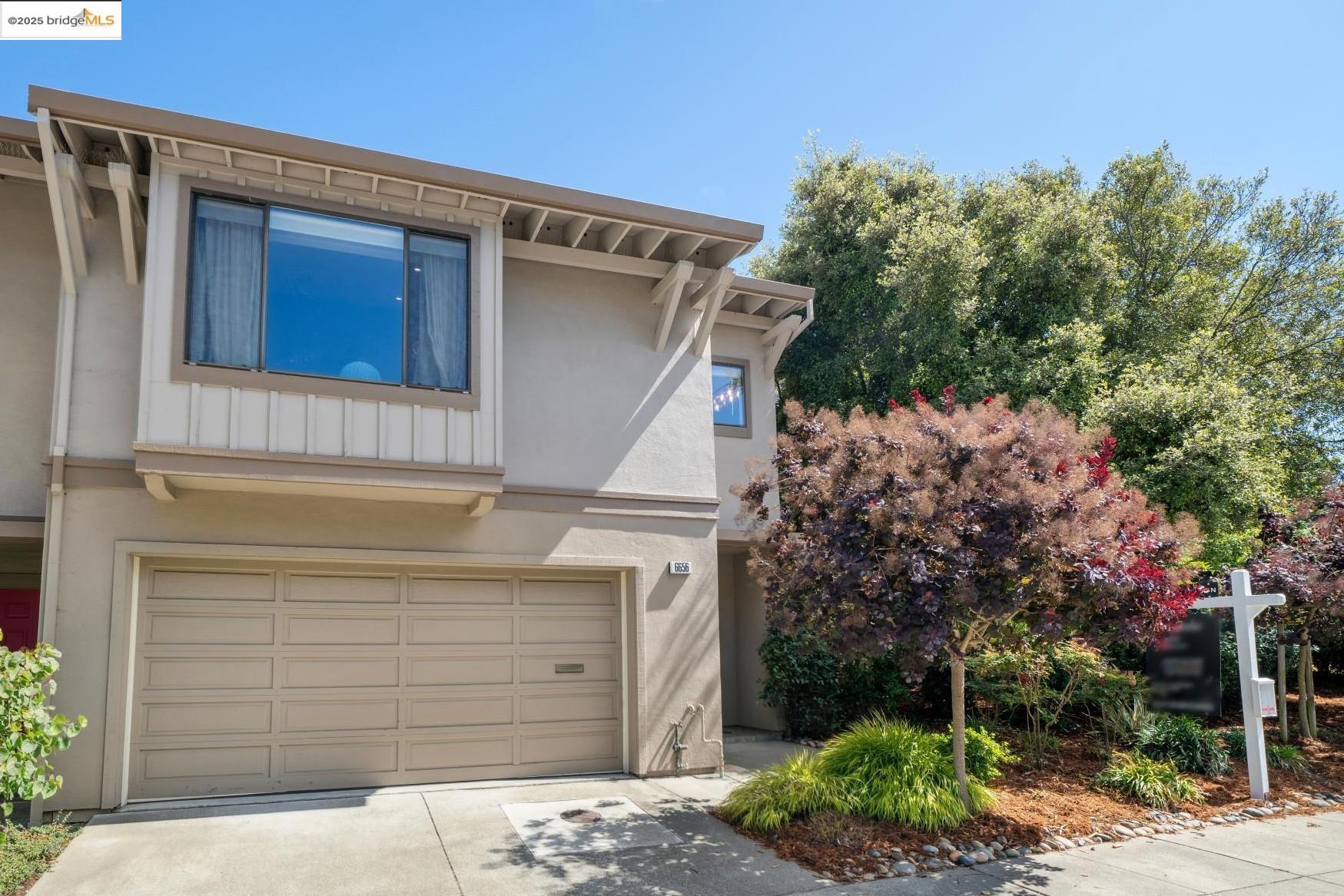 6656 Charing Cross Rd