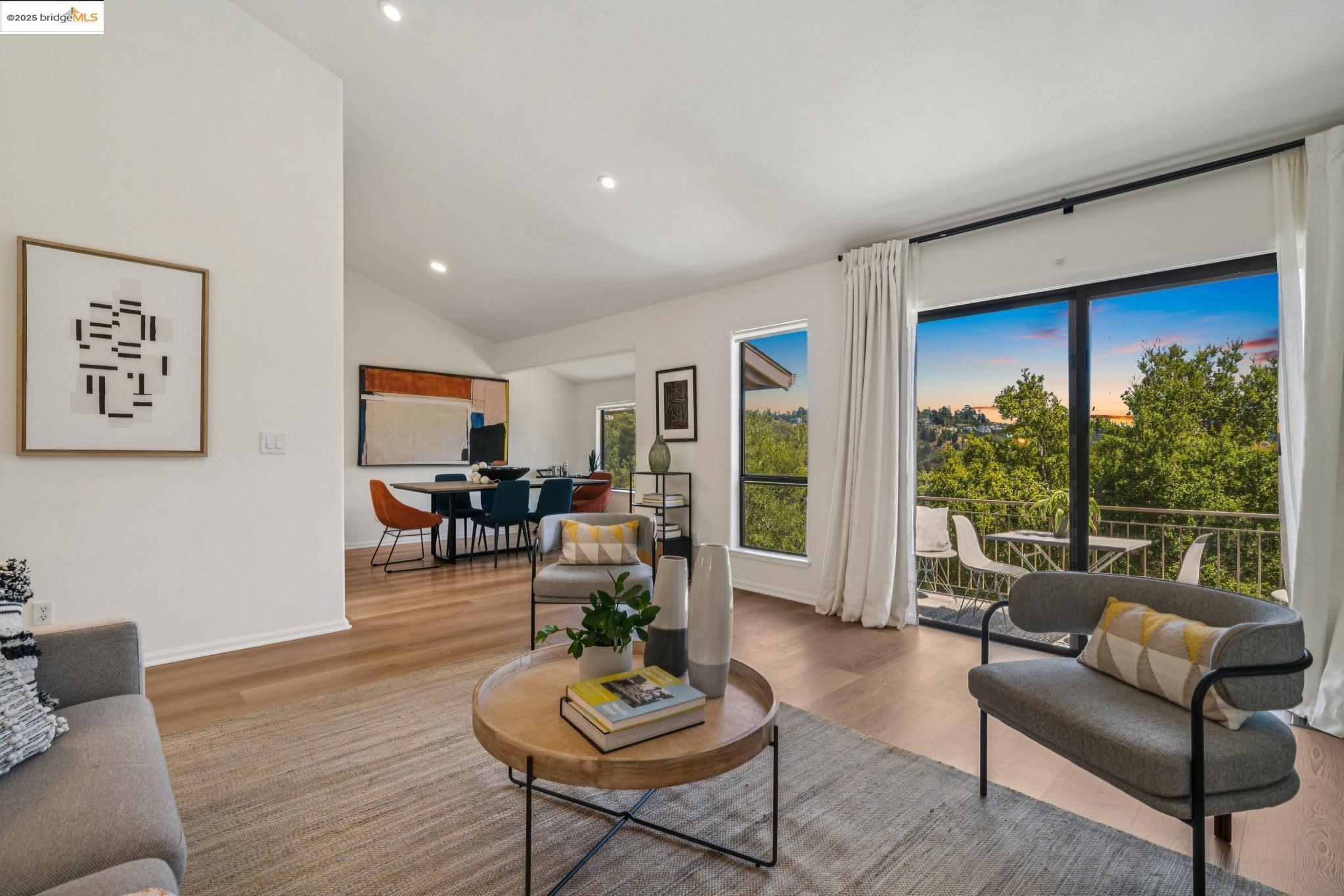 6656 Charing Cross Rd