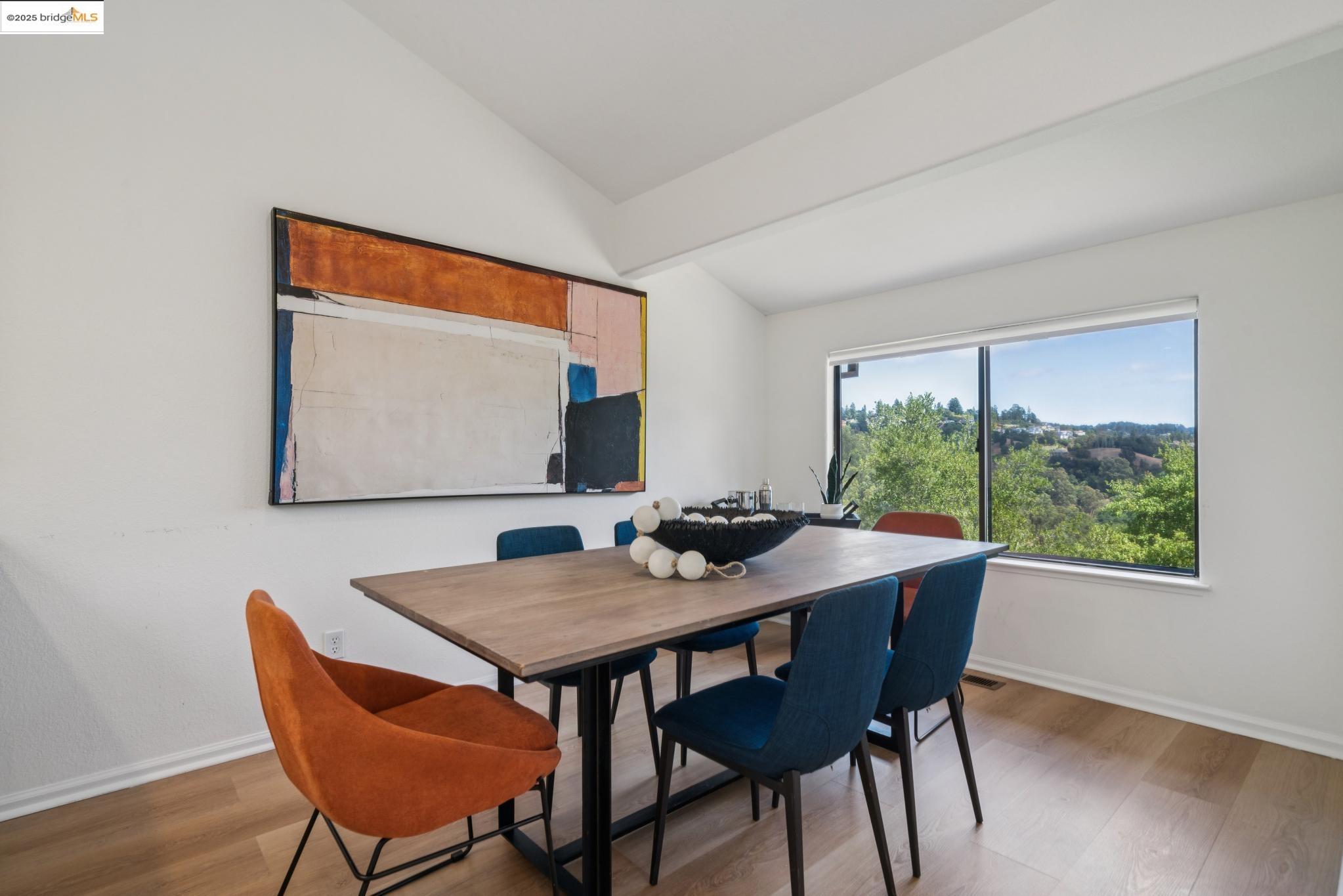 6656 Charing Cross Rd