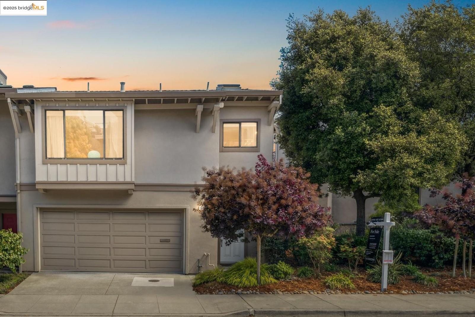 6656 Charing Cross Rd