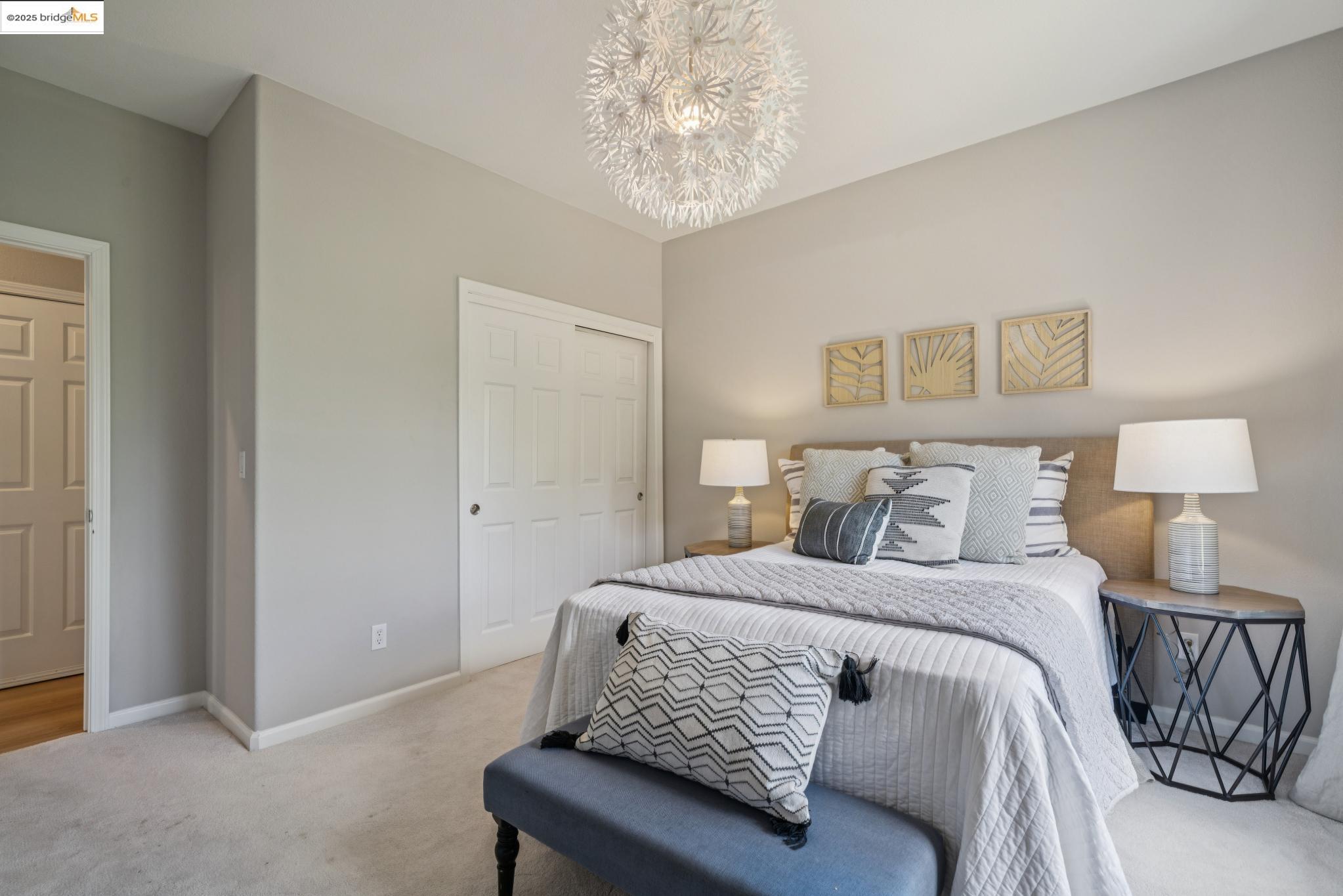 6656 Charing Cross Rd