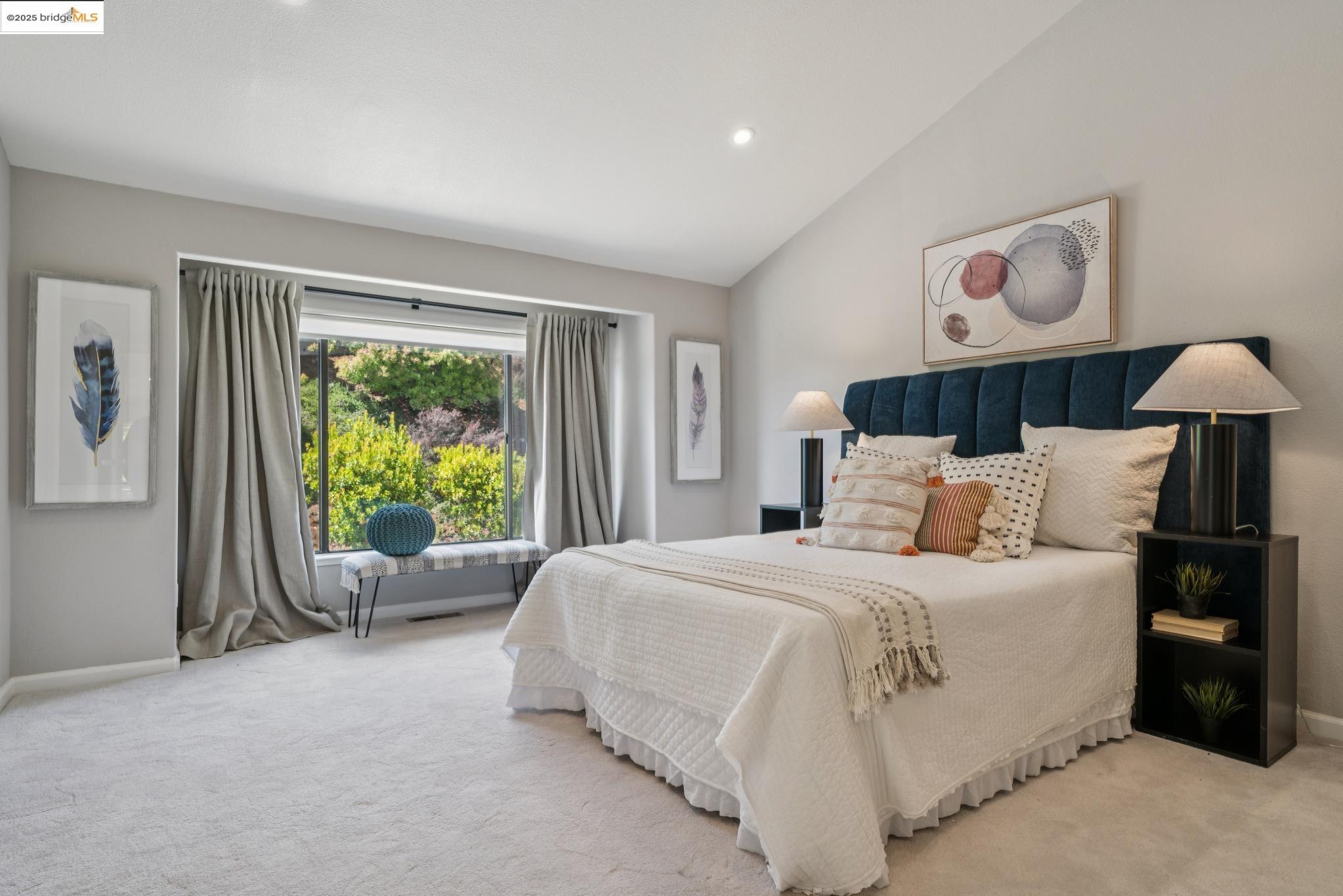 6656 Charing Cross Rd