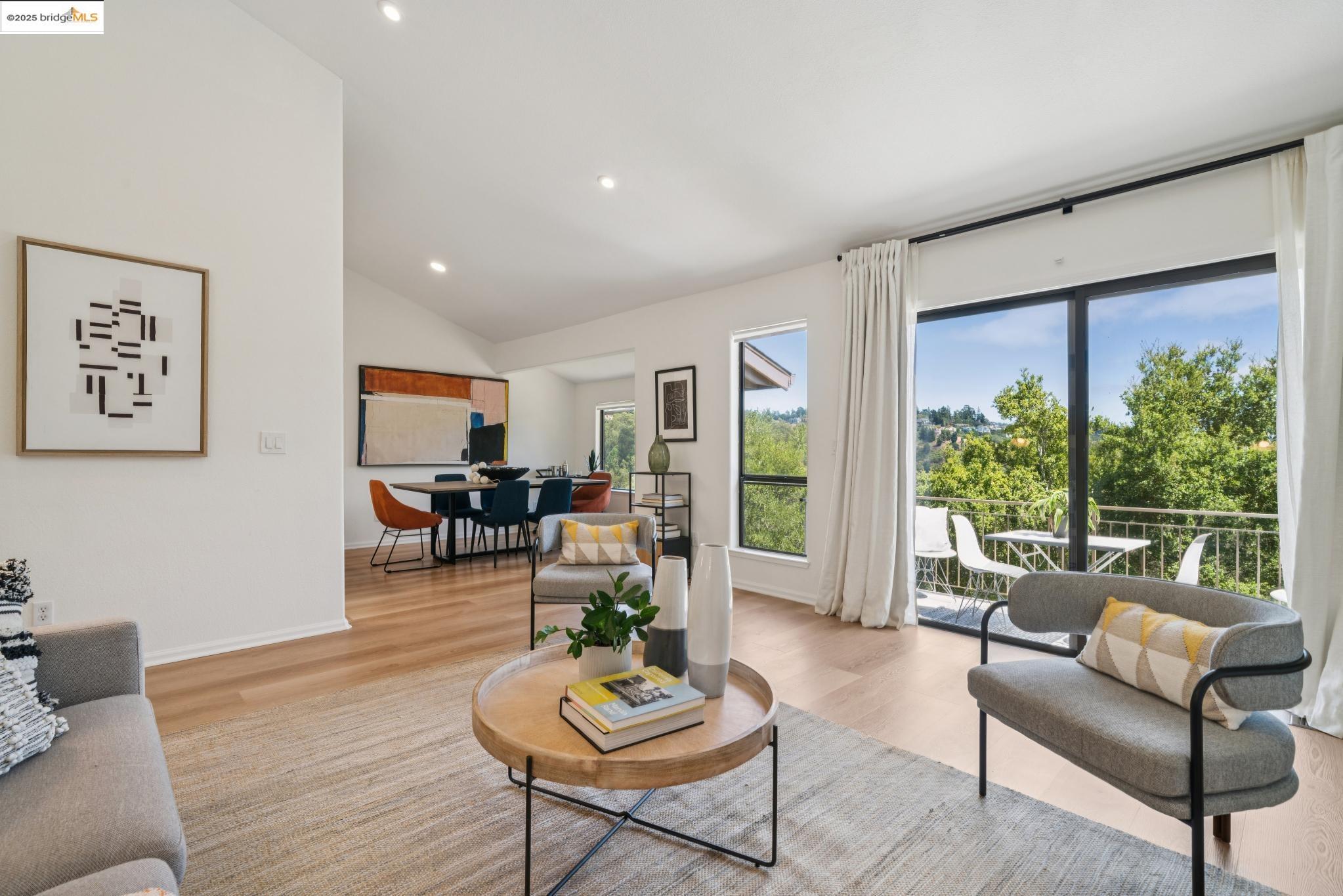 6656 Charing Cross Rd