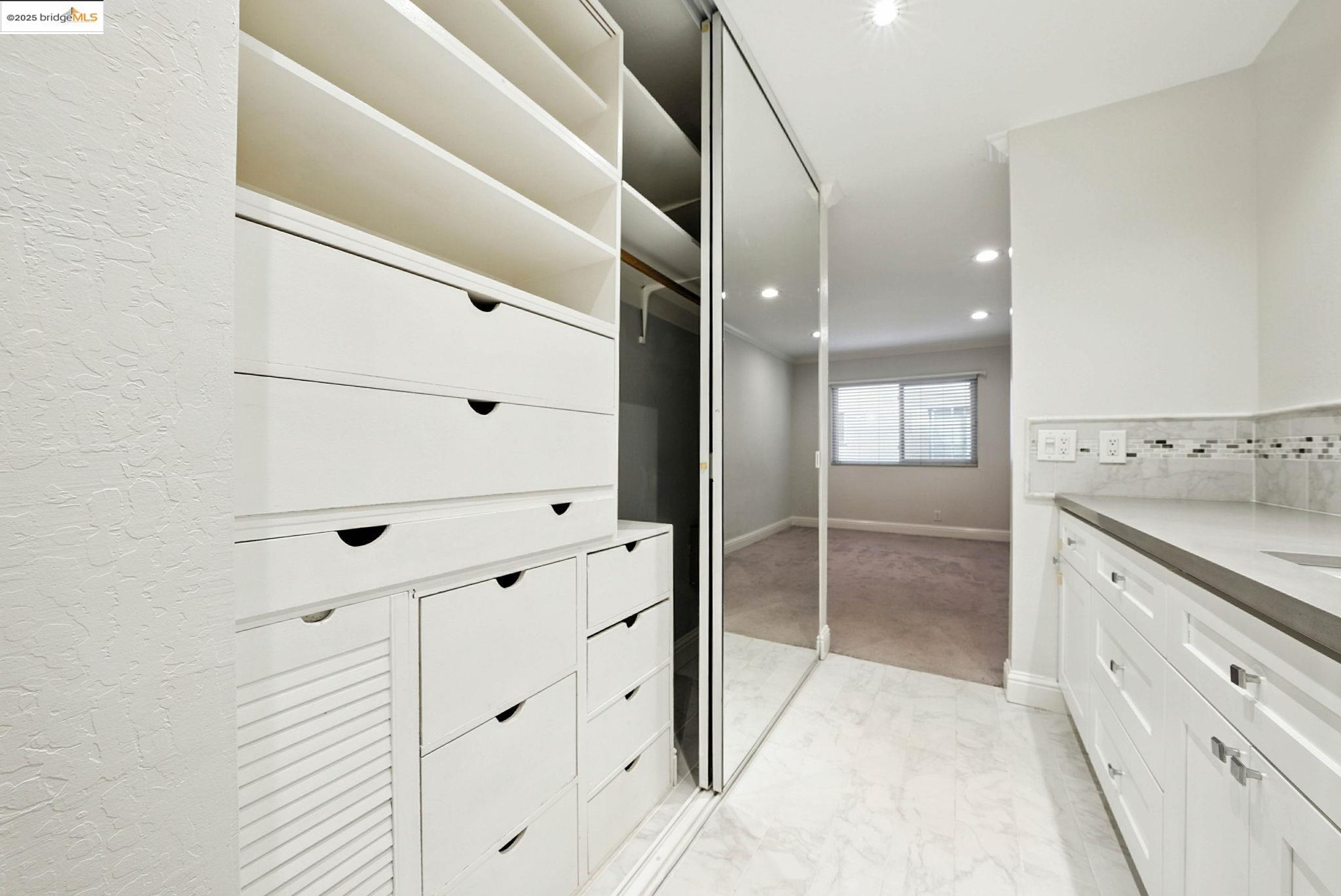 567 Oakland Ave. Unit: 101