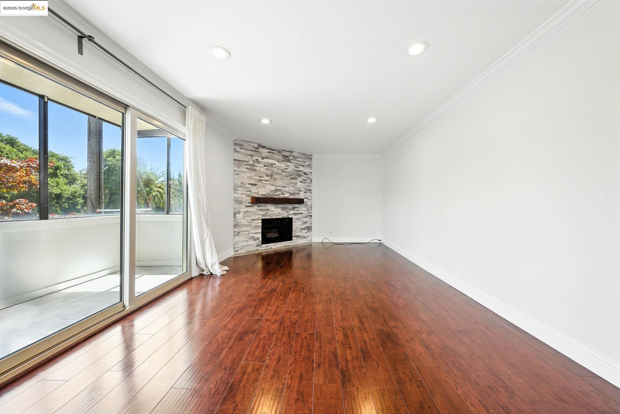 567 Oakland Ave. Unit: 101