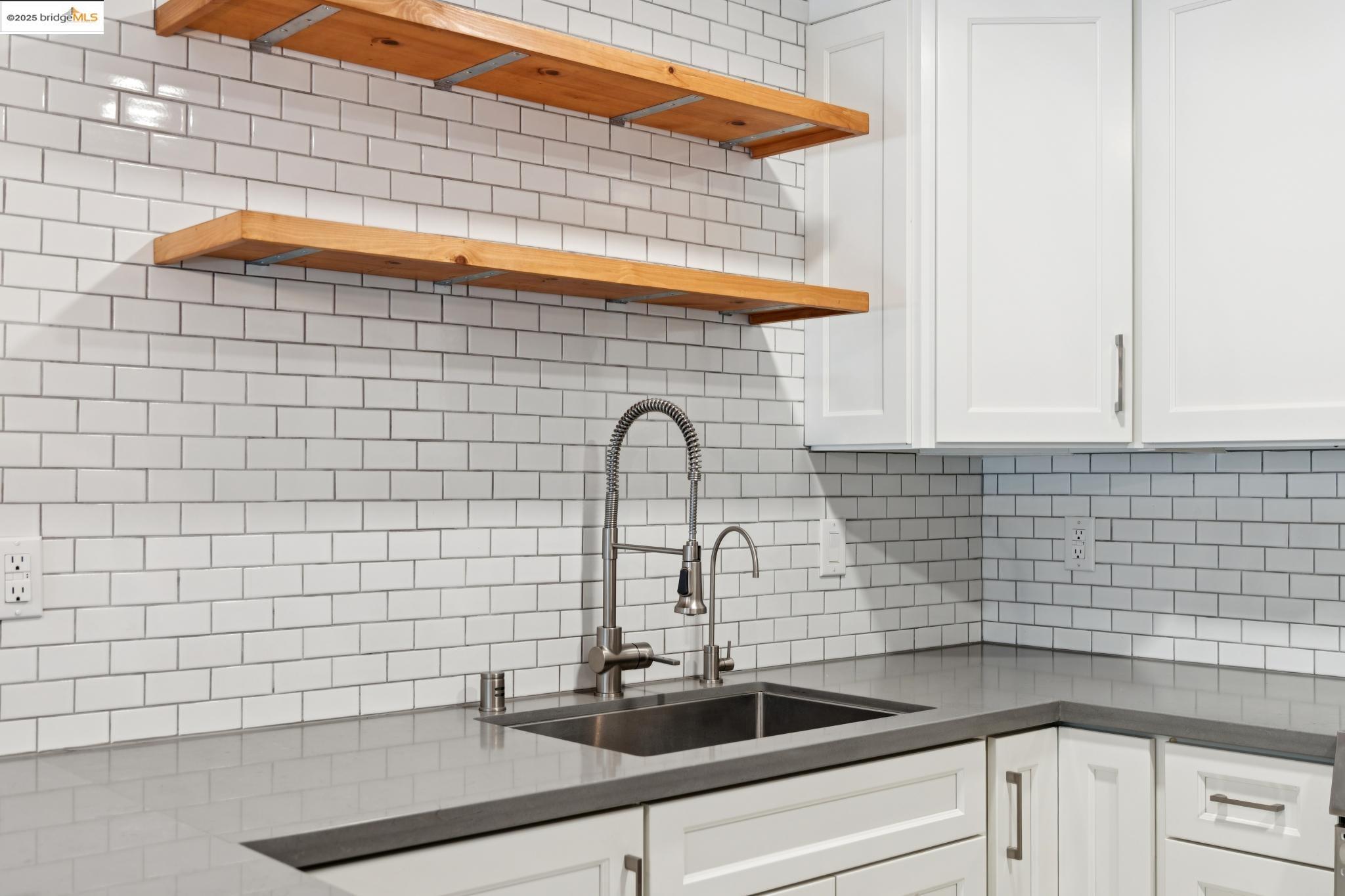 424 Staten Ave # 104