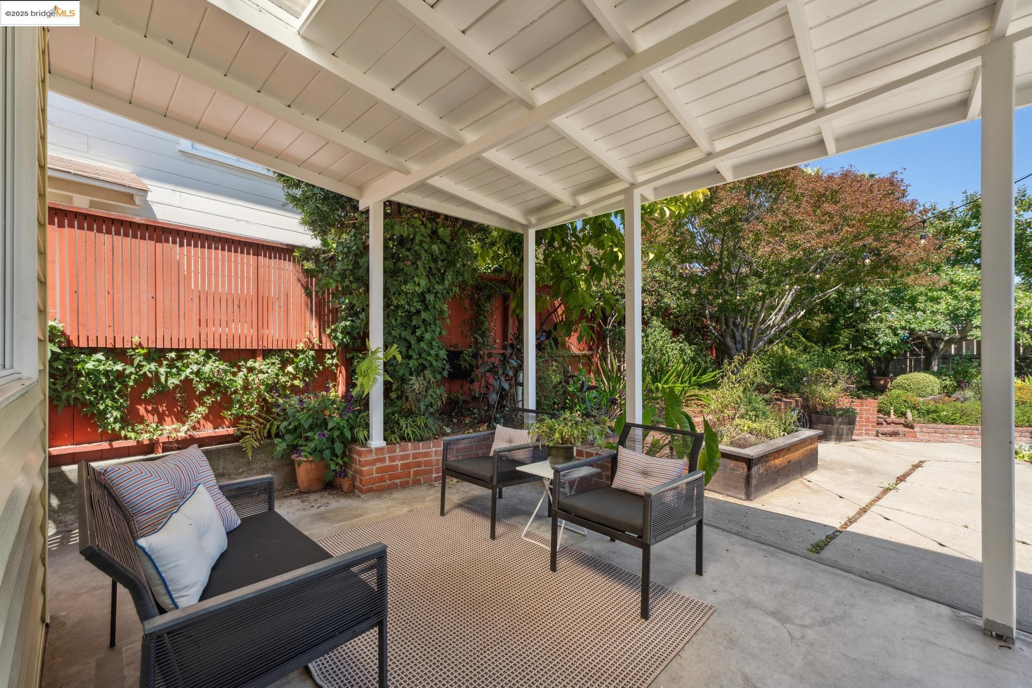 1736 Santa Clara St