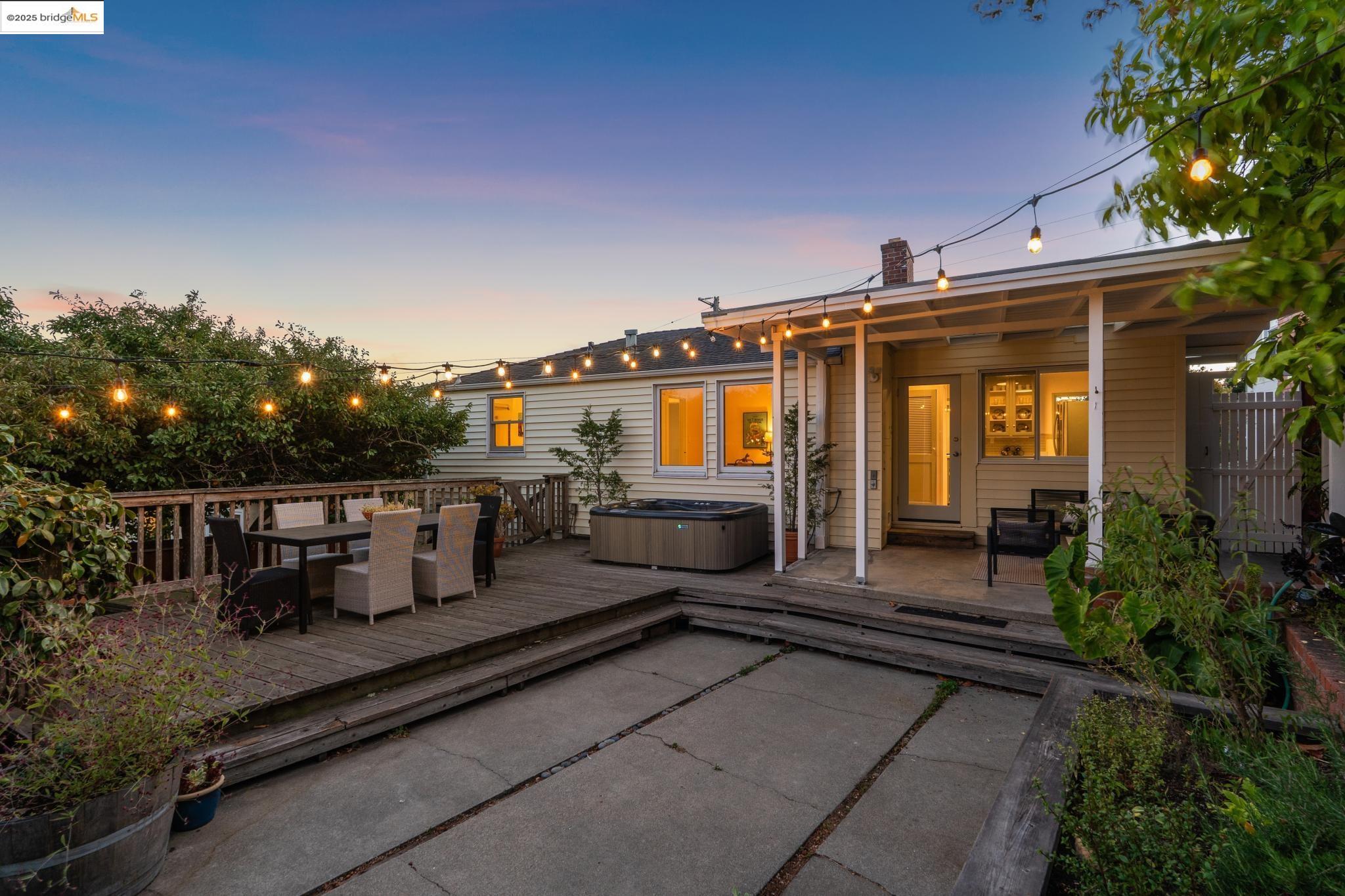 1736 Santa Clara St