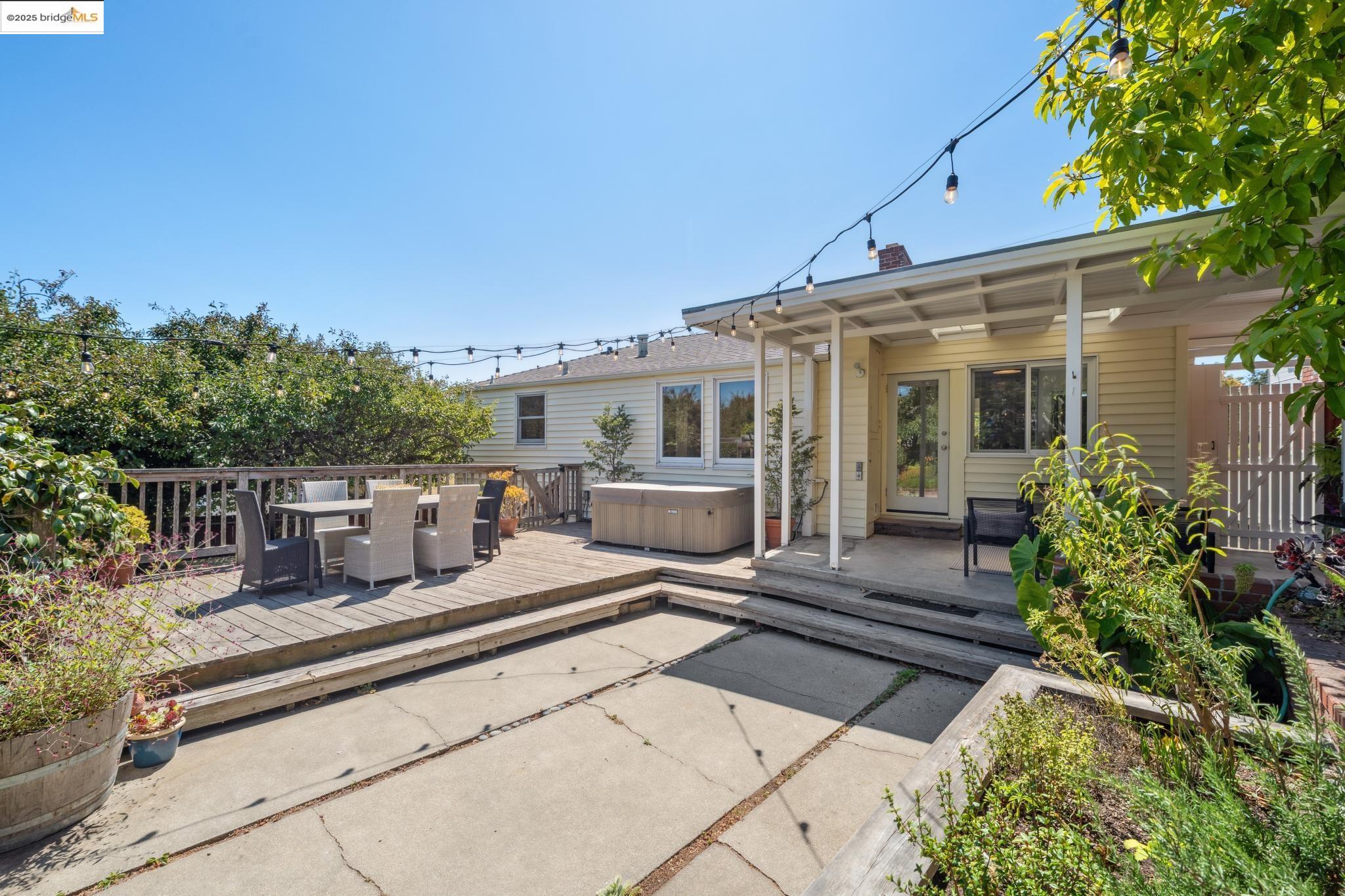 1736 Santa Clara St