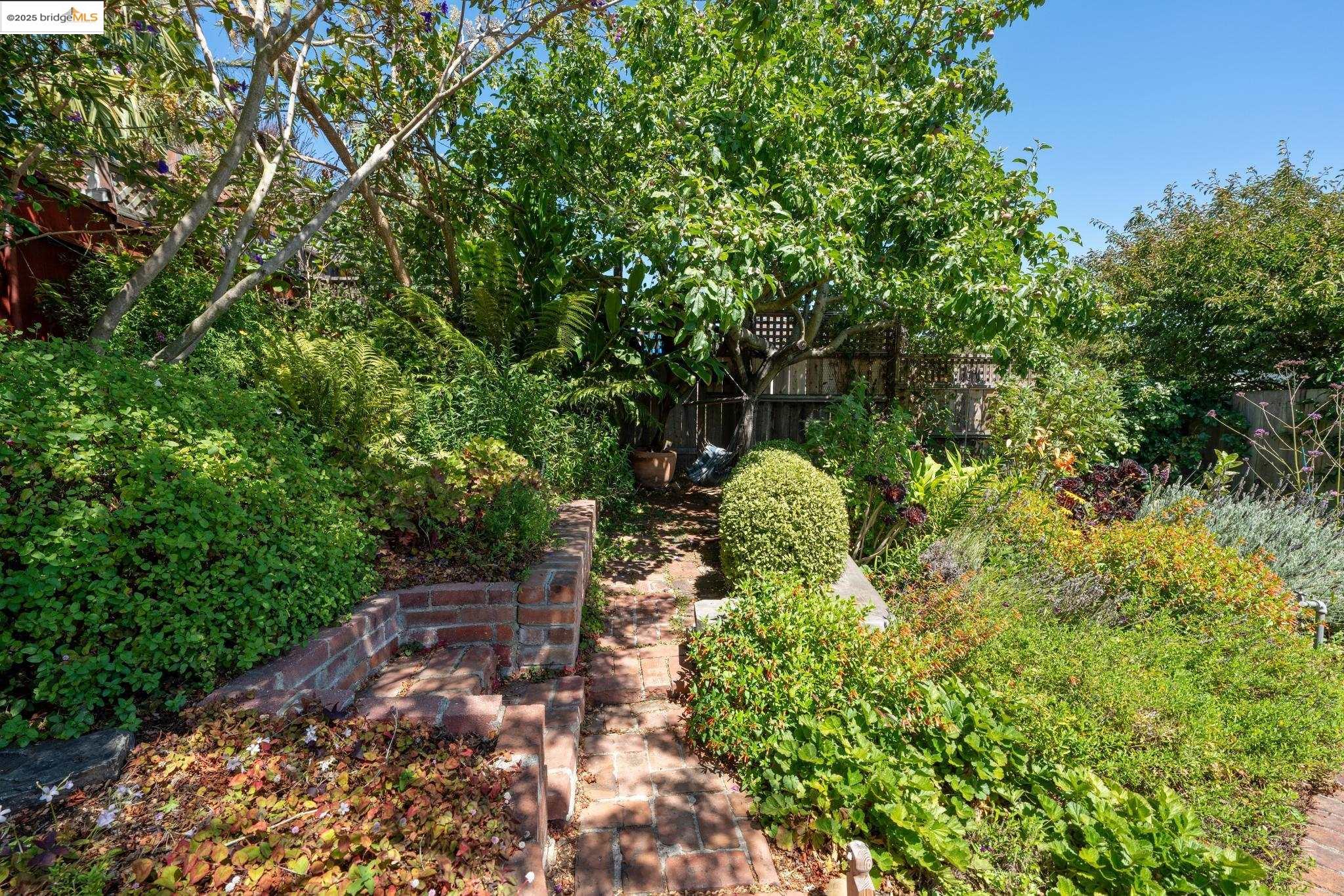 1736 Santa Clara St