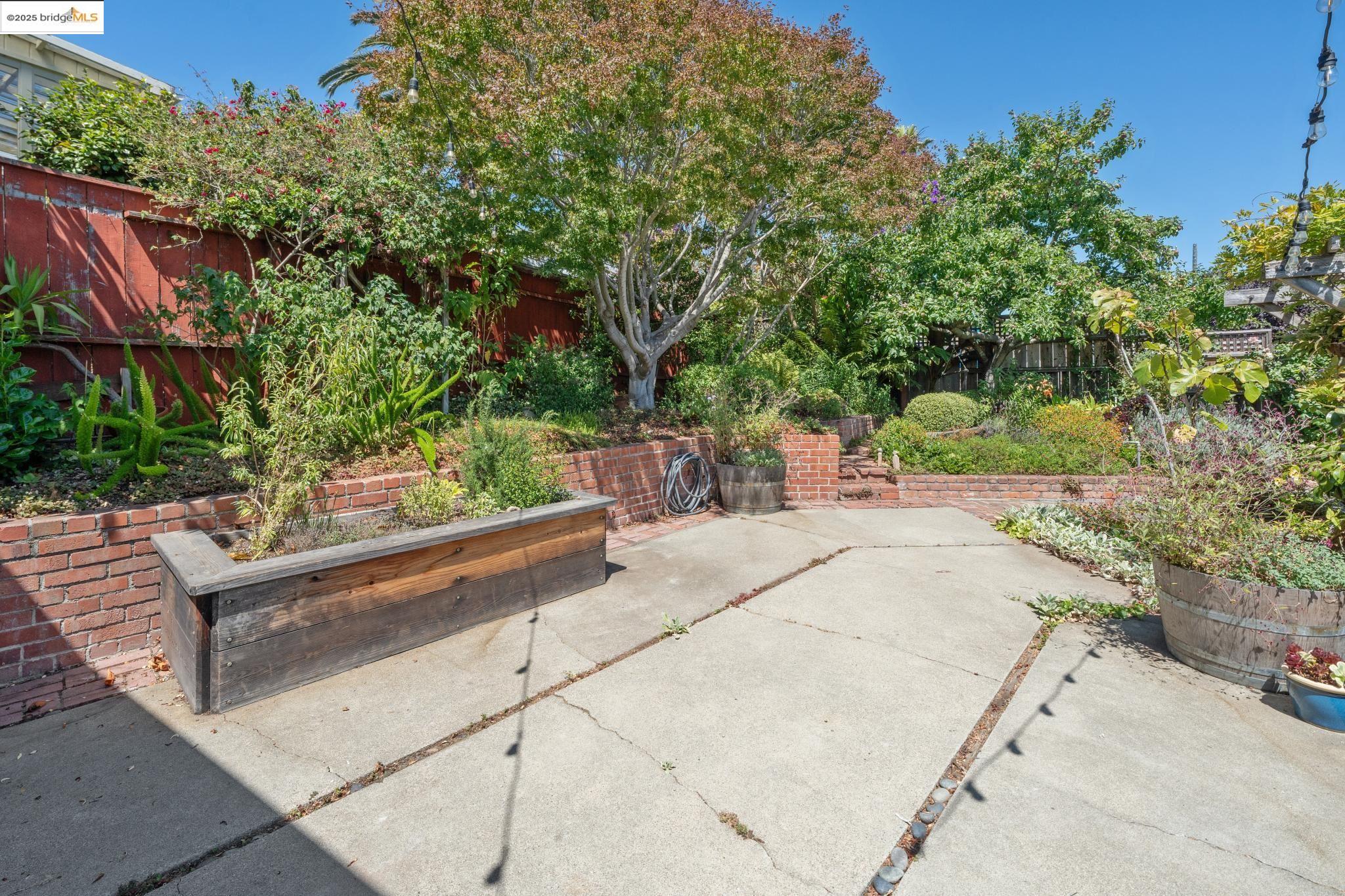 1736 Santa Clara St