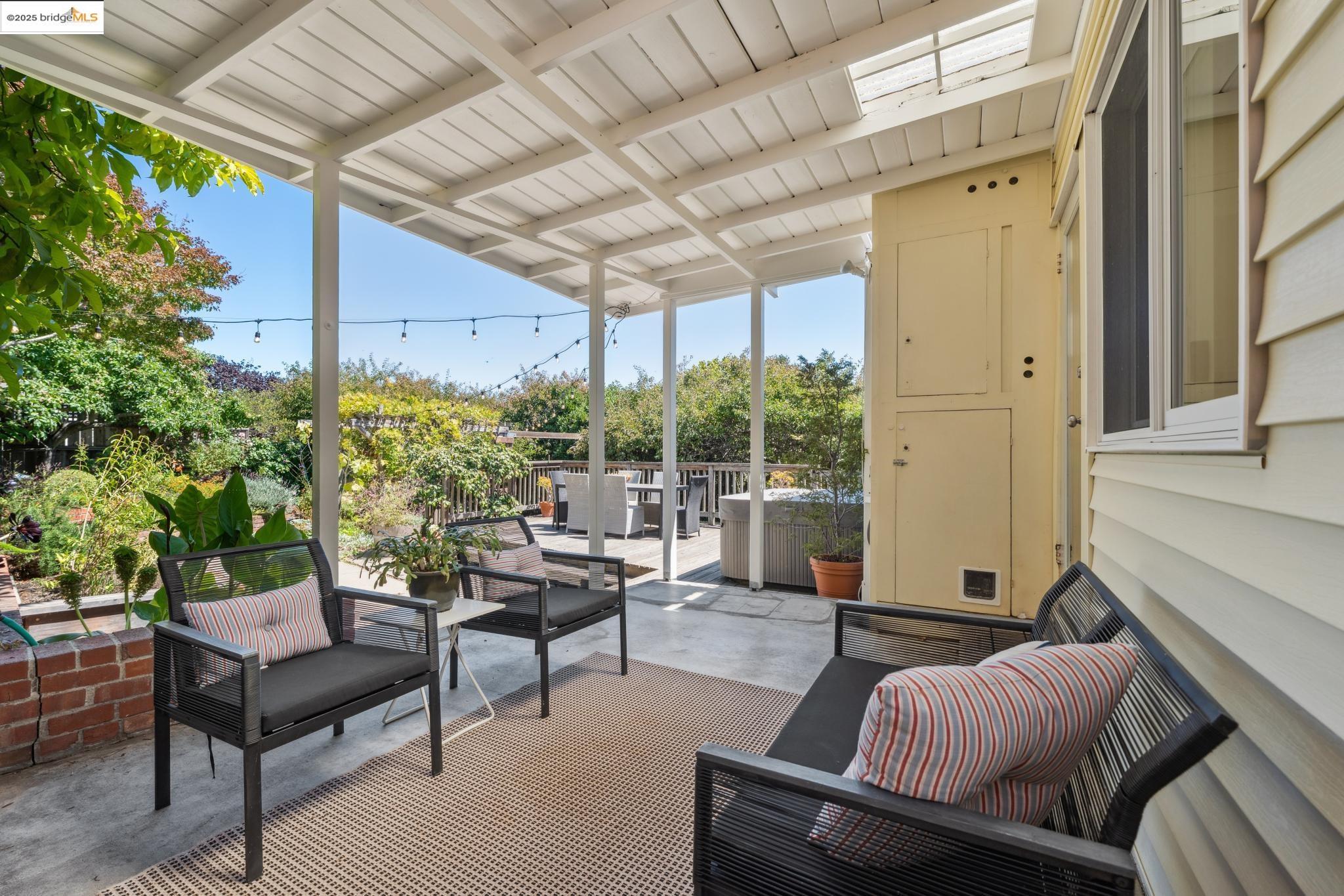 1736 Santa Clara St