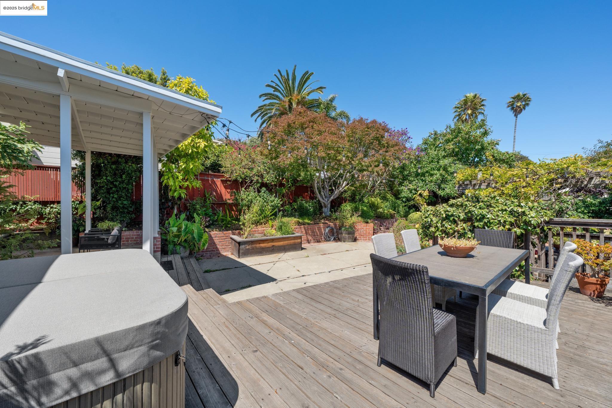 1736 Santa Clara St